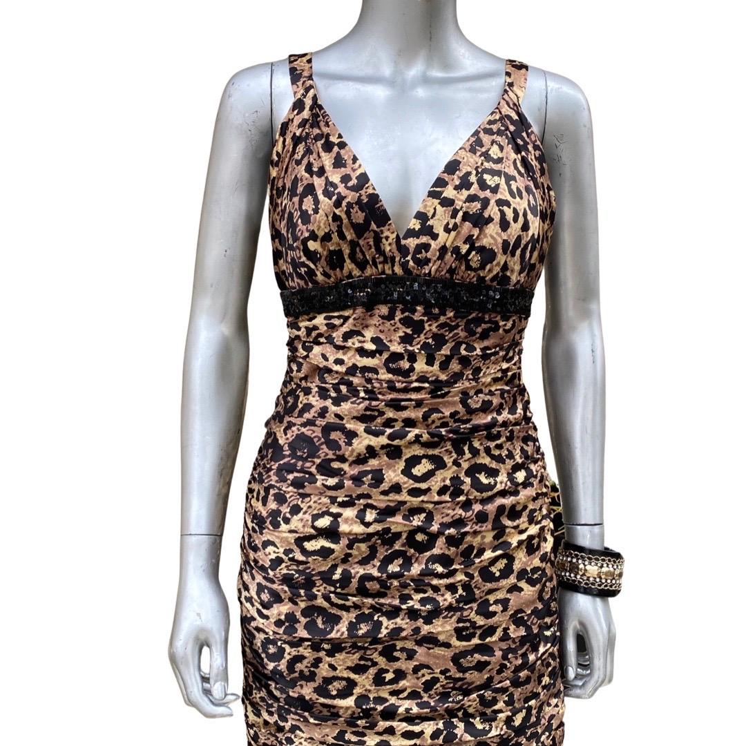 Carmen Marc Valvo Ruched Silk Leopard Beaded Sleevless Cocktail Dress Size 4 In Excellent Condition In Palm Springs, CA