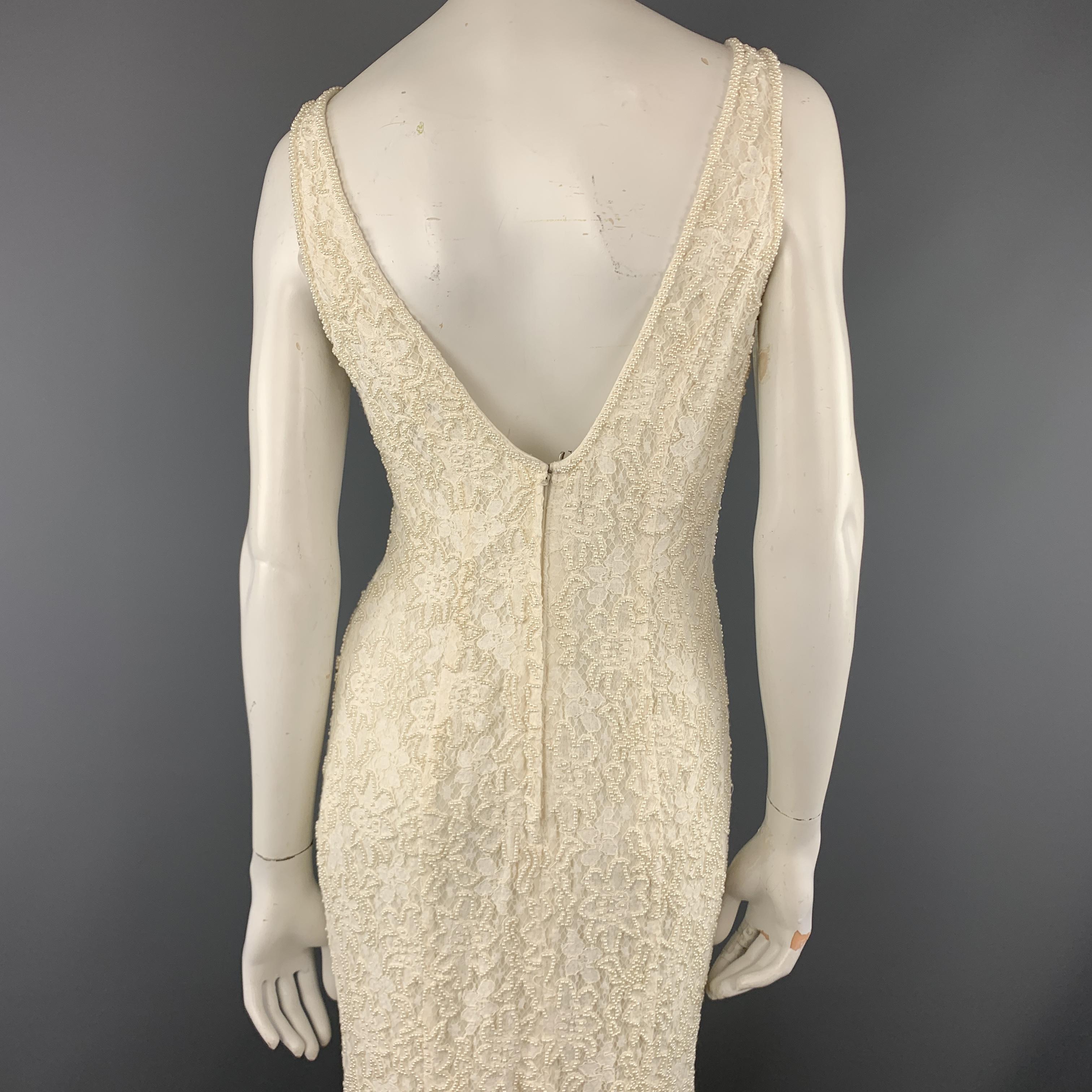 Beige CARMEN MARC VALVO Size 4 Cream Beaded Lace Overlay Sleeveless Gown