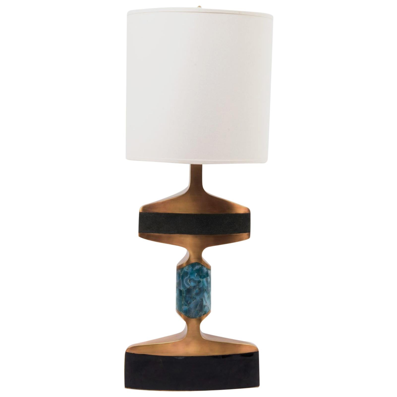 Lampada da tavolo Carmen in zigrino/guscio/argento e bronzo-ottone di R & Y Augousti