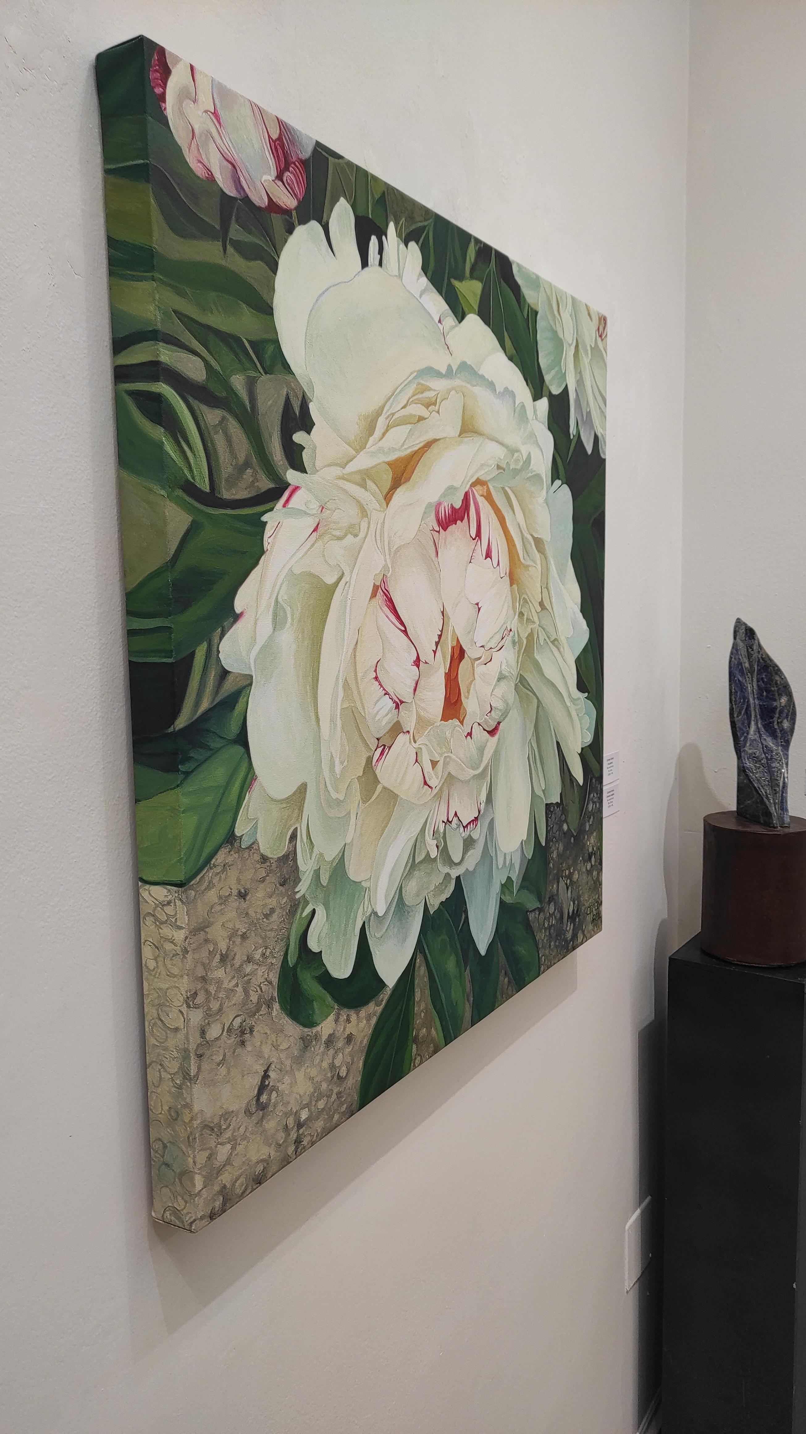 « Une pivoine », réalisme, figuratif, fleurs, couleurs pastel - Noir Figurative Painting par Carmen Varela
