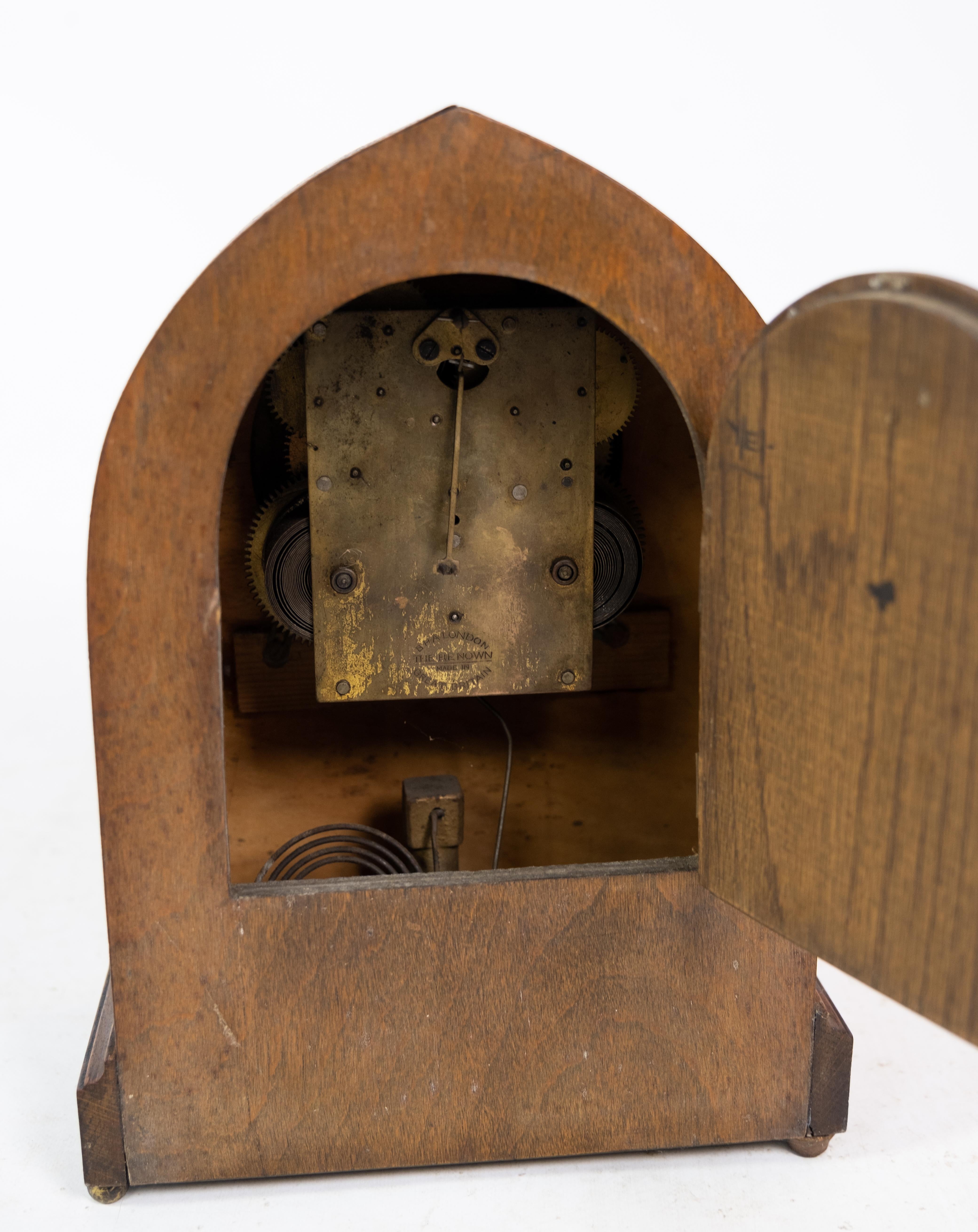 Carmine Clock Made In Light Mahogany From 1920s In Good Condition For Sale In Lejre, DK