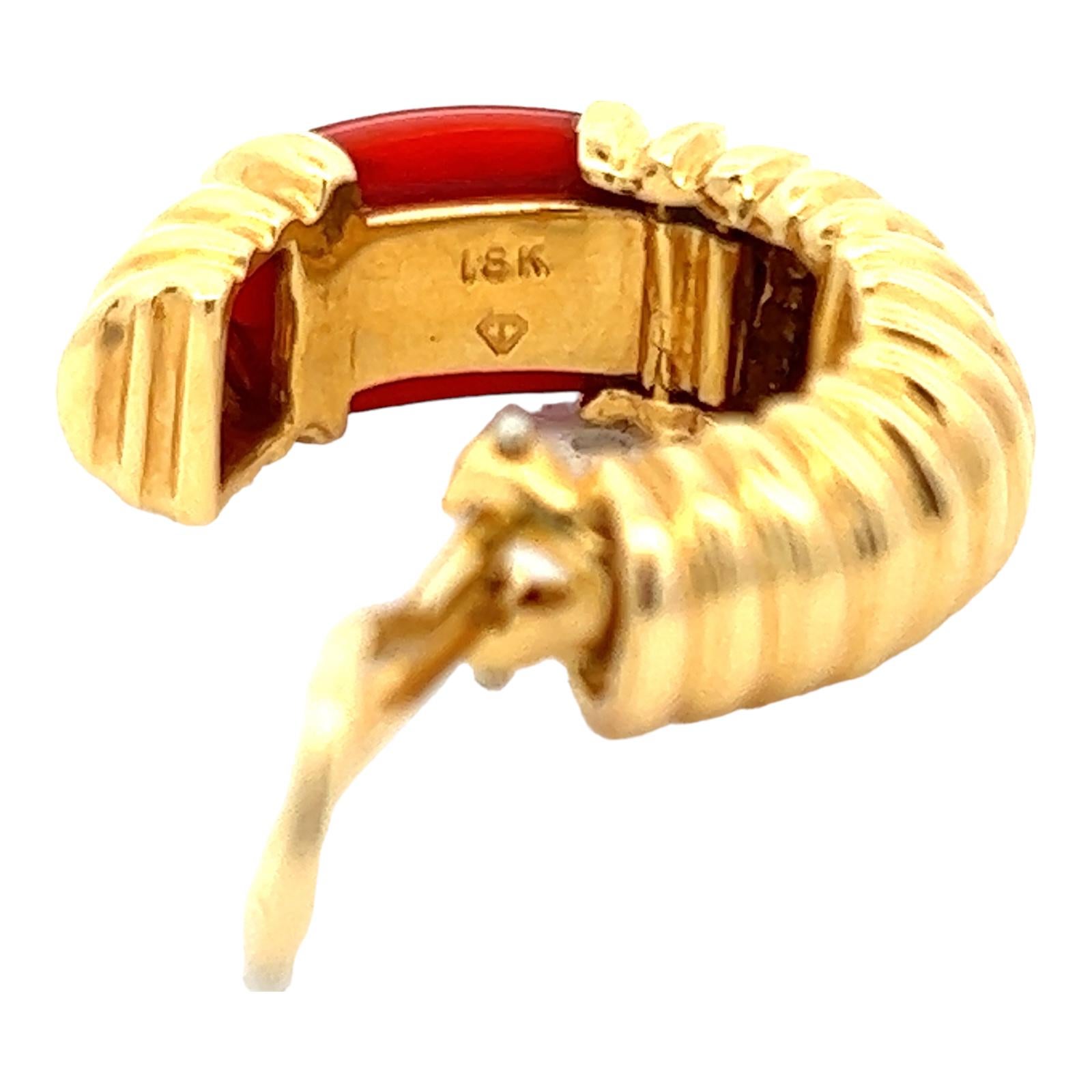 Modern Carnelian 18 Karat Yellow Gold Ribbed Half Hoop Earclip Leverback Earrings For Sale