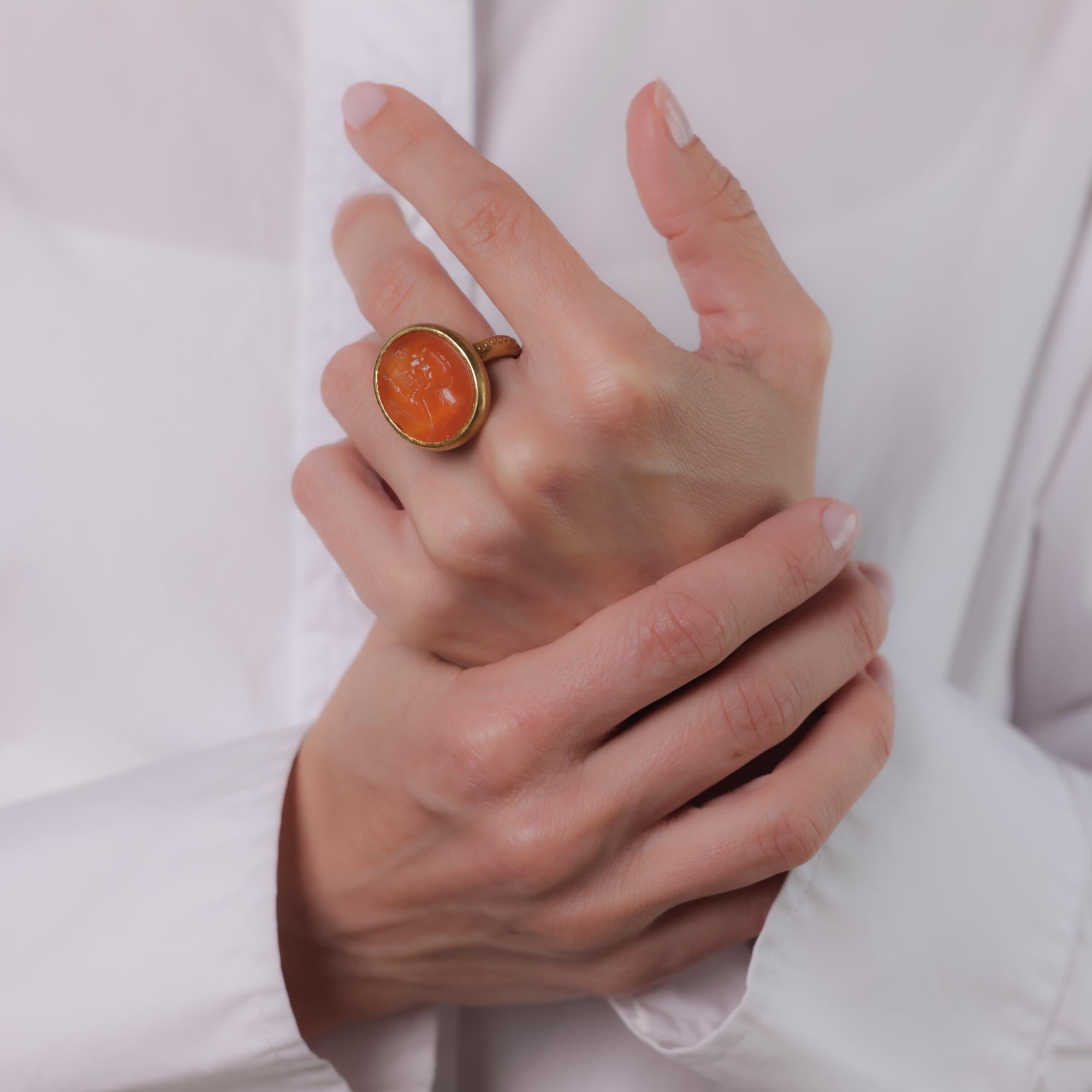 Oval Cut Carnelian 18k yellow gold 
