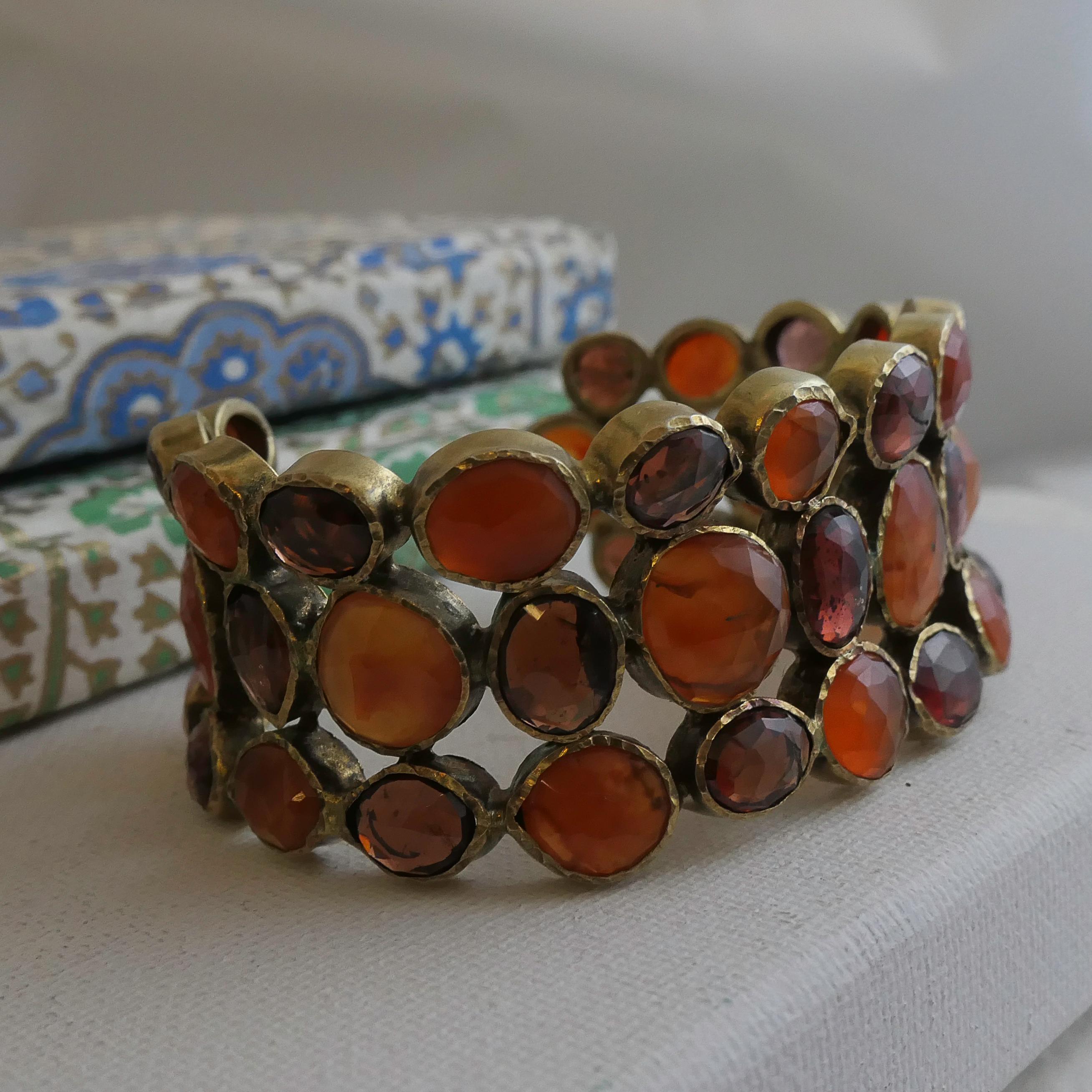 Artigiano Bracciale in corniola e granato placcato in oro e argento 925 in vendita