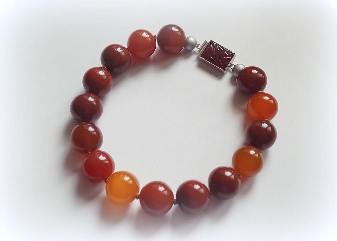 Carnelian Necklace, Huge Carnelian Round Beads 25mm In Excellent Condition For Sale In Chesterland, OH