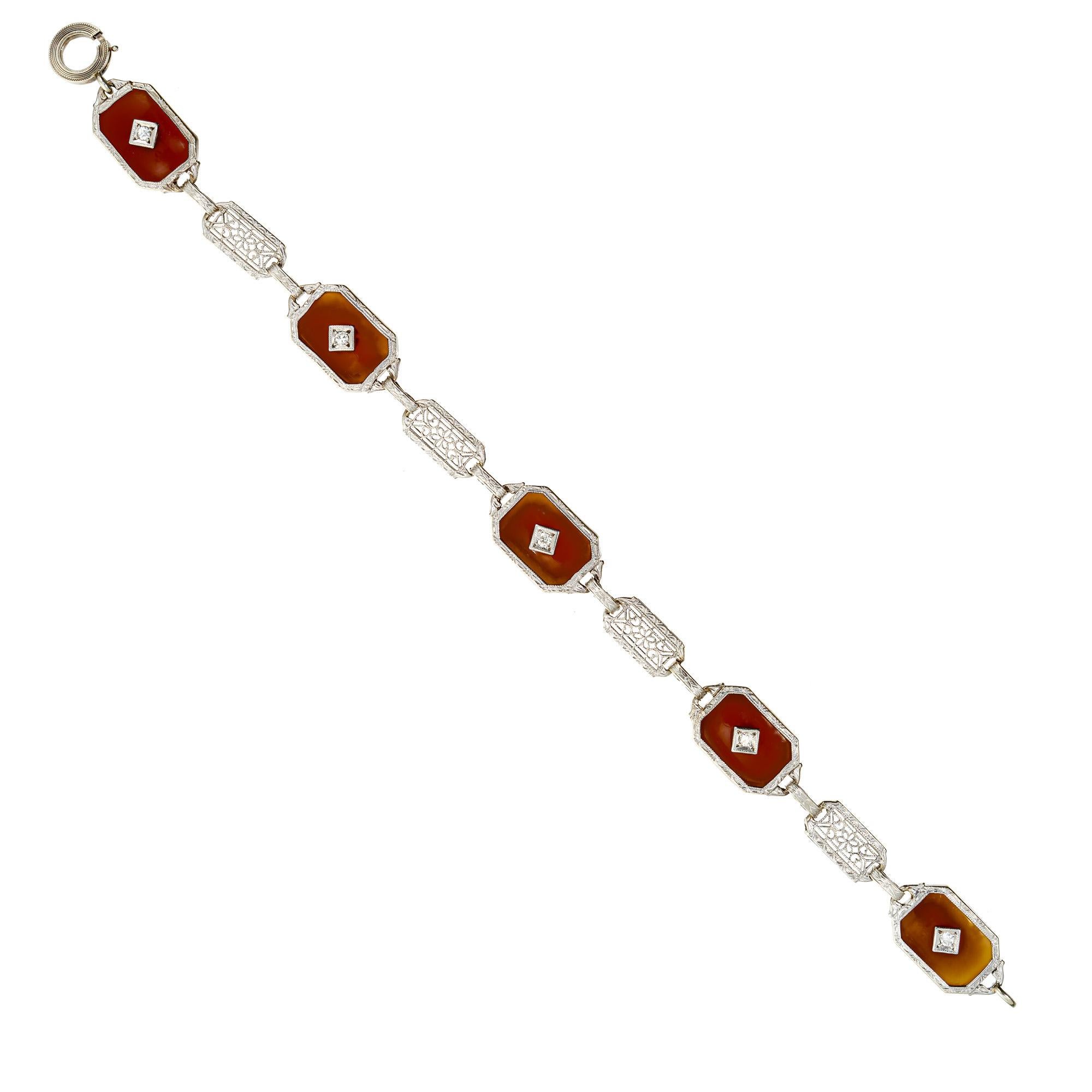 Taille ronde Bracelet filigrane en or avec cornaline et diamants en vente