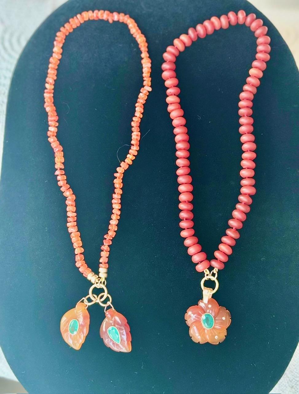 Collana in corniola, smeraldo e oro in vendita 5