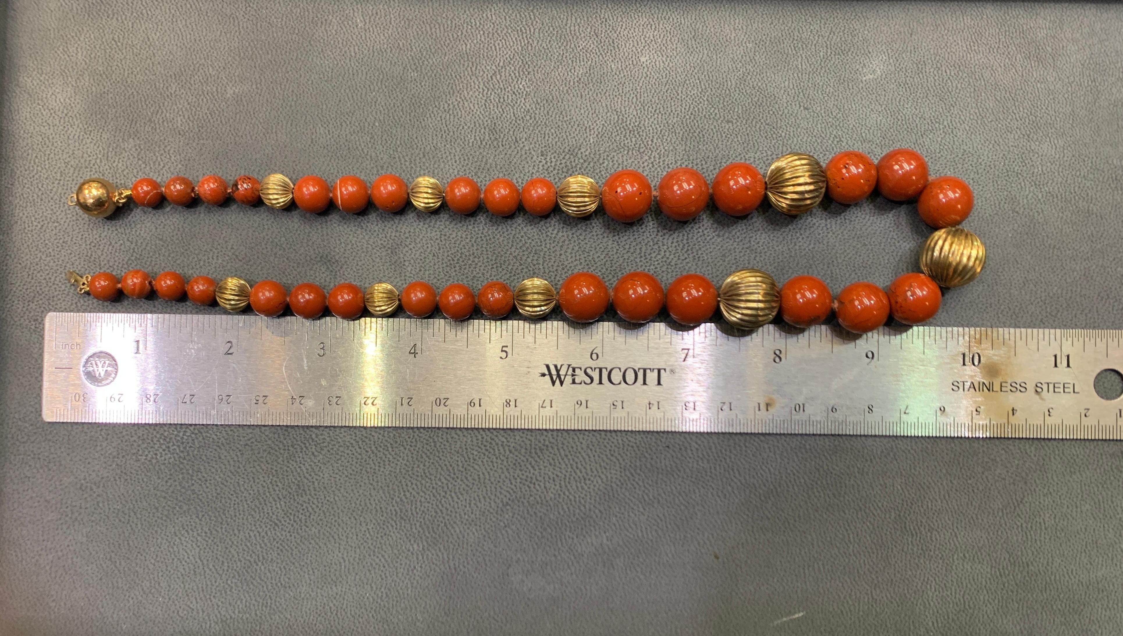 Collana di corniole e perline d'oro in vendita 4