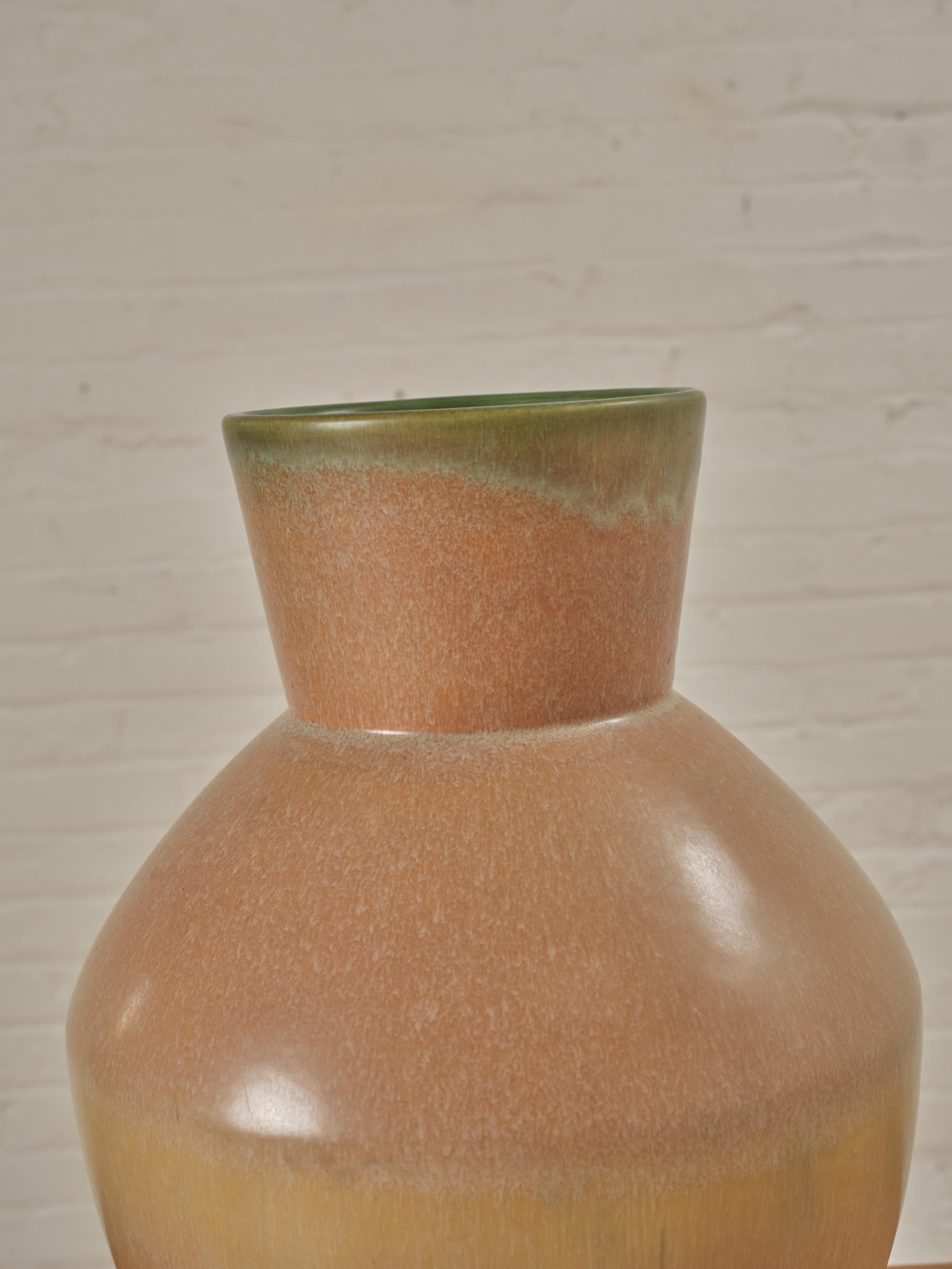 Keramikvase Carnelian II von Roseville Pottery (Moderne der Mitte des Jahrhunderts) im Angebot