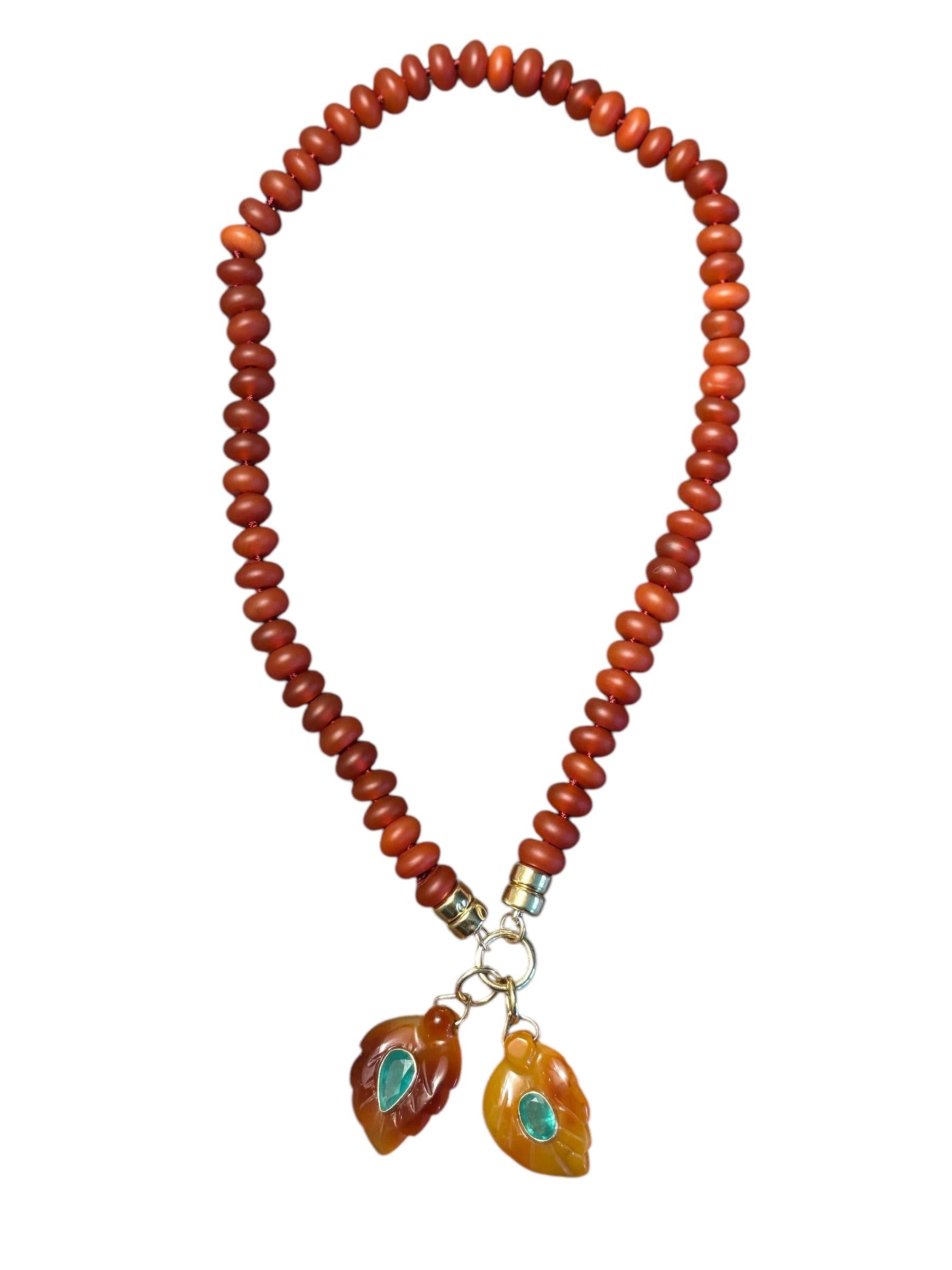 COLLANA CARNELIANA, corniola e oro 14k con charm Enhancer in vendita 1