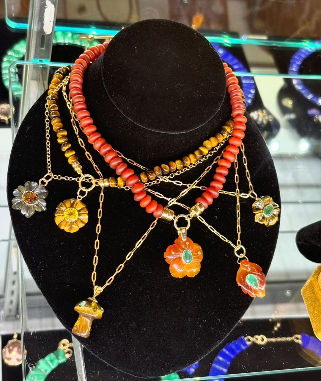 COLLANA CARNELIANA, corniola e oro 14k con charm Enhancer in vendita 2