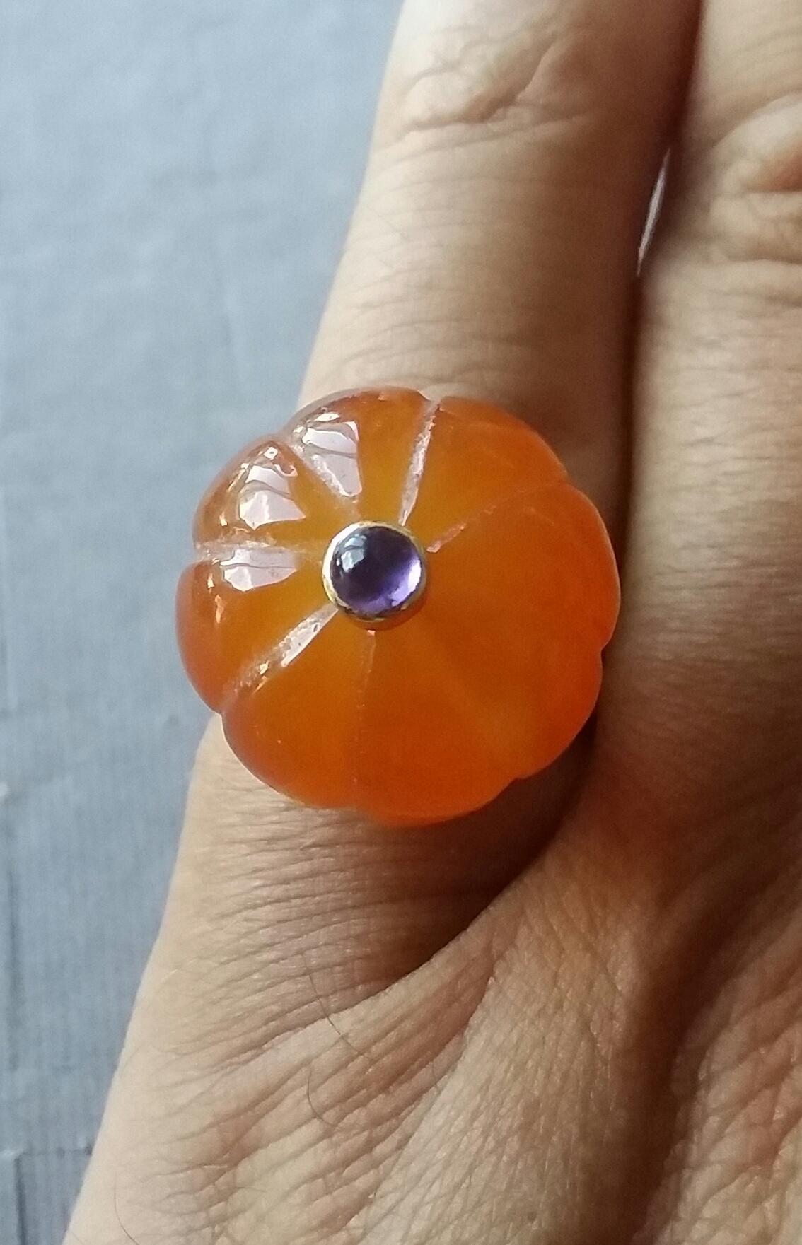 Contemporary Carnelian Turban Fashion Ring Amethyst Cabochon 14 Karat Yellow Gold For Sale