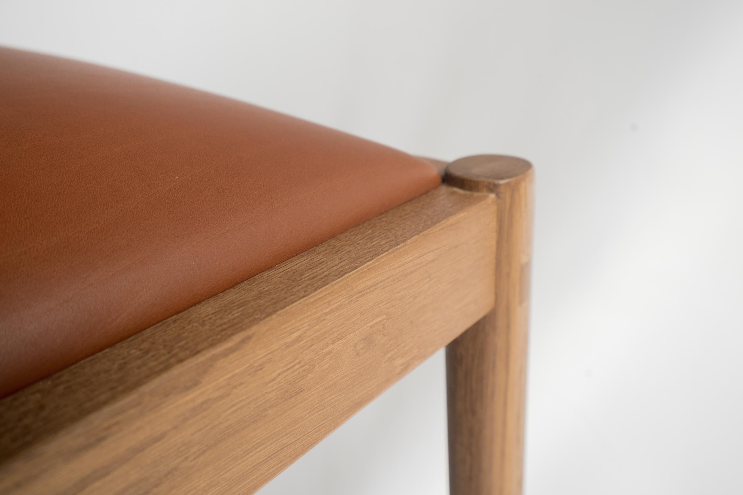 Carob Bar Stool by Sun at Six, Sienna Minimalist Stool in Oak Wood and Leather In New Condition For Sale In San Jose, CA
