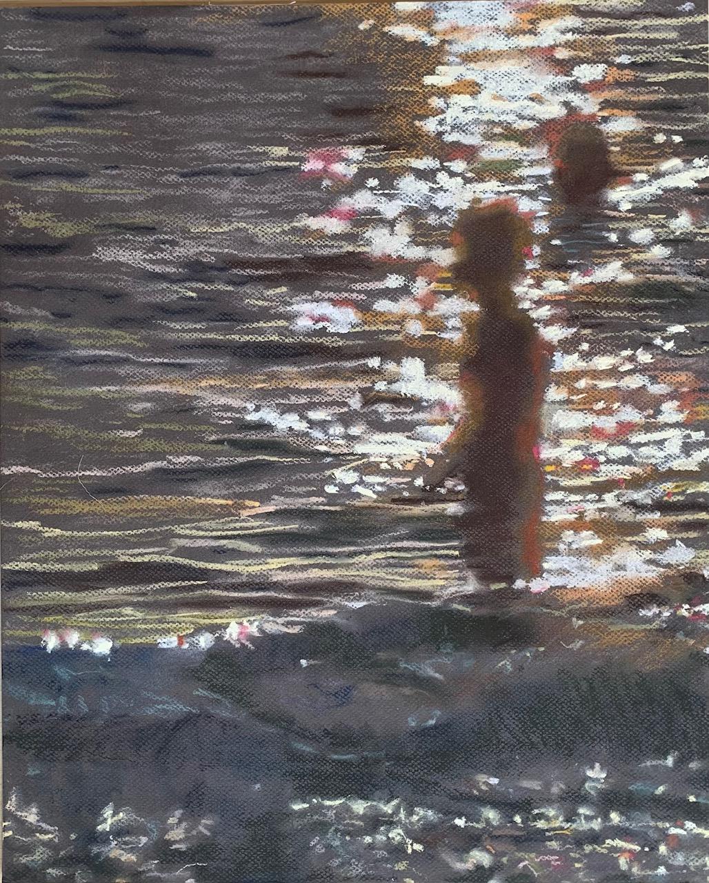 Figurative Painting Carol Bennett - Peignant dans les diamants, Swimmer, eau, travail sur planche, pastel, scintillement, lumière