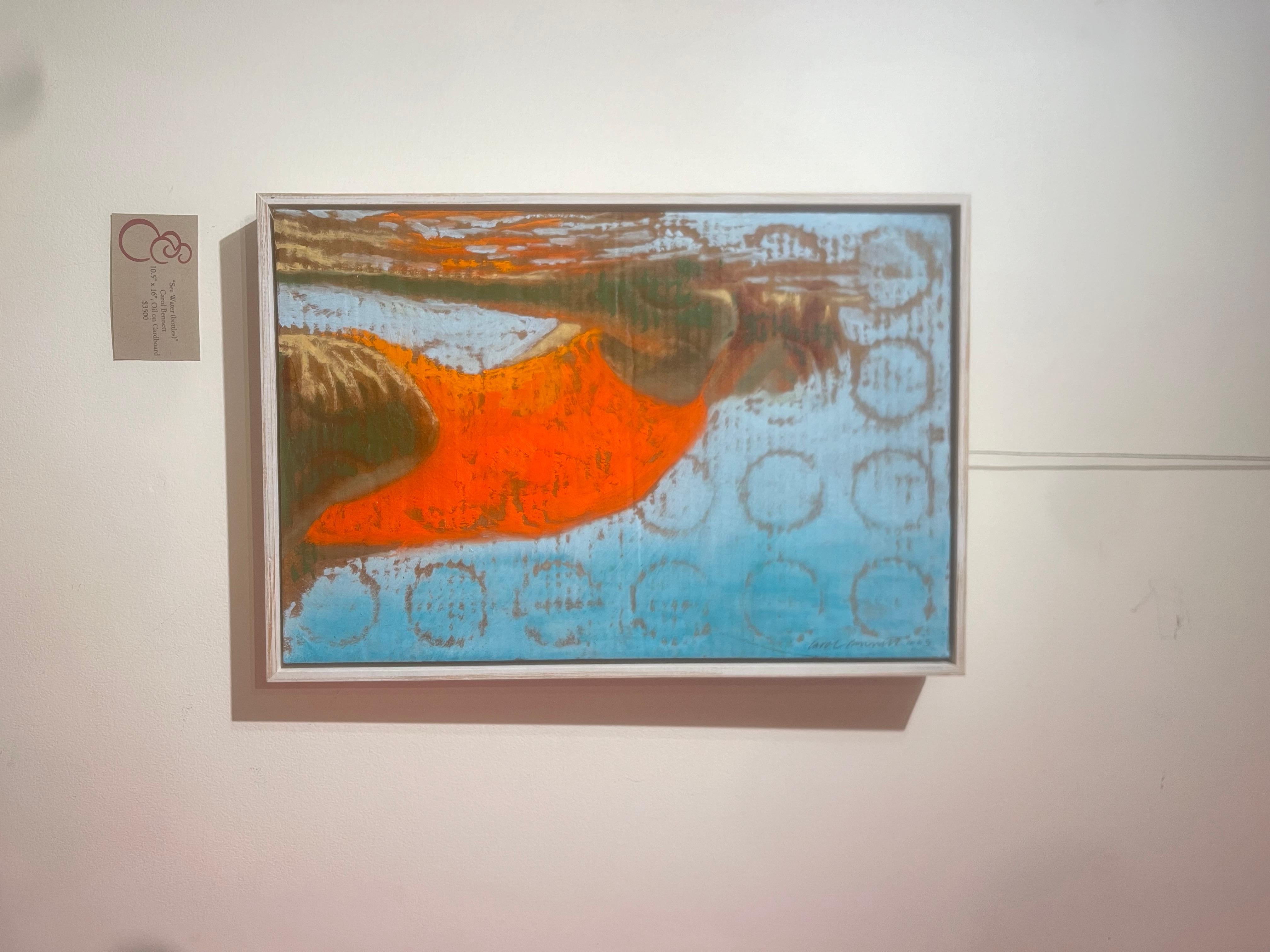 « See Water (Bottles) - Peinture à l'huile d'une femme nageant sous l'eau avec un costume rouge - Painting de Carol Bennett