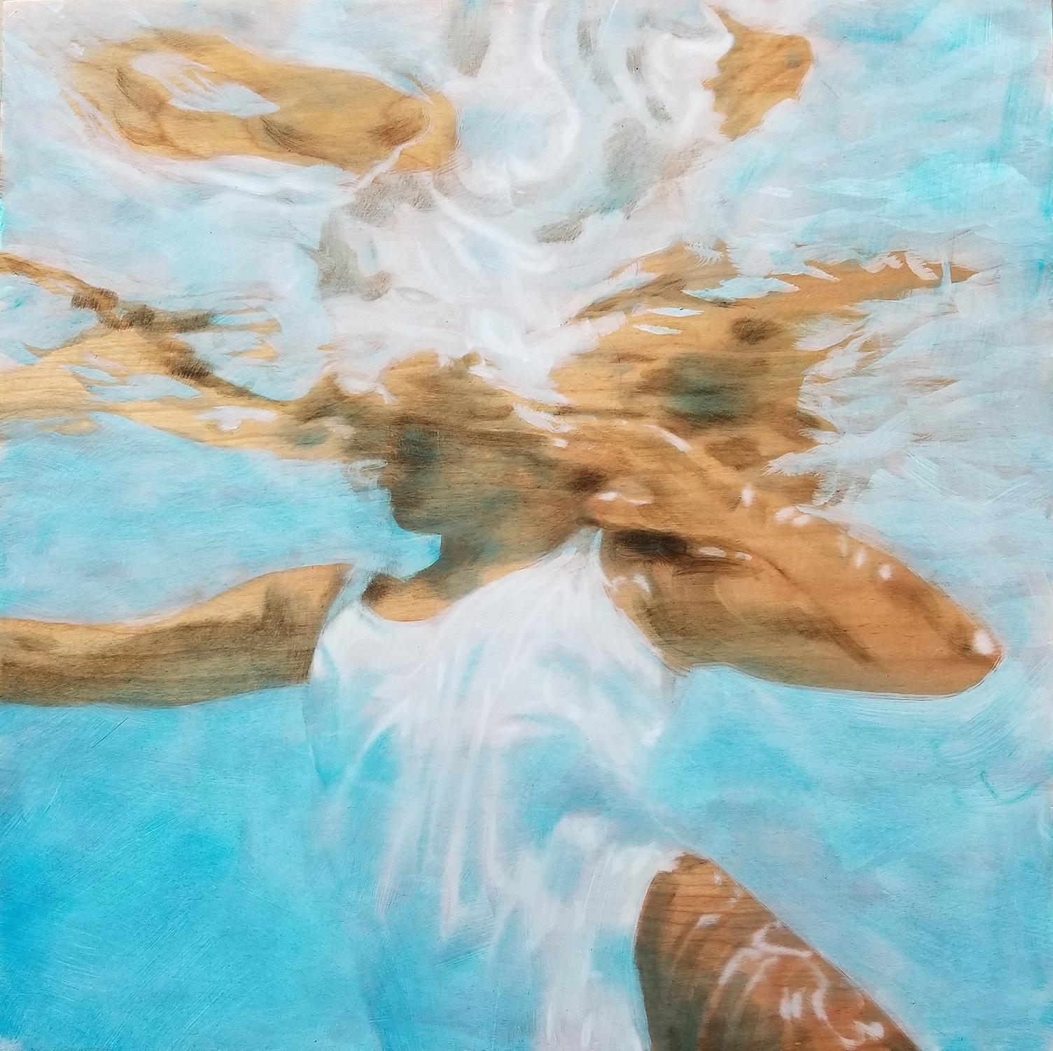 Figurative Painting Carol Bennett - "Titanium" peinture à l'huile d'une femme en maillot de bain blanc dans une piscine bleue & reflet.