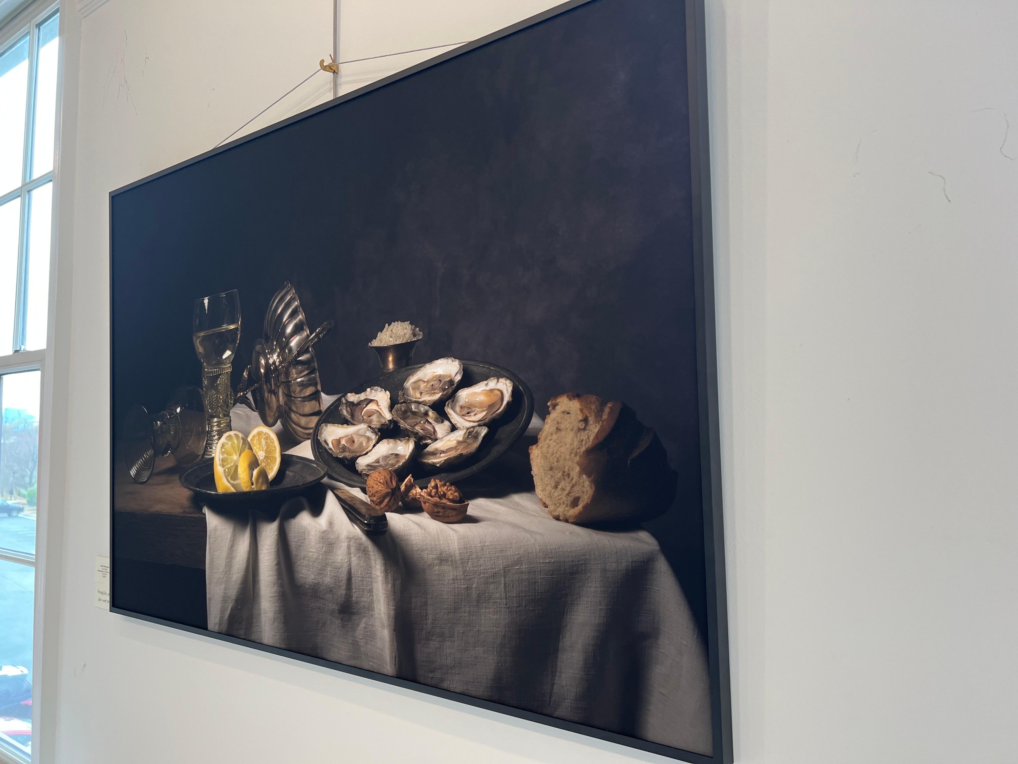 Les Huitres de Carol Descordes, photographie encadrée d'une nature morte d'huître 6