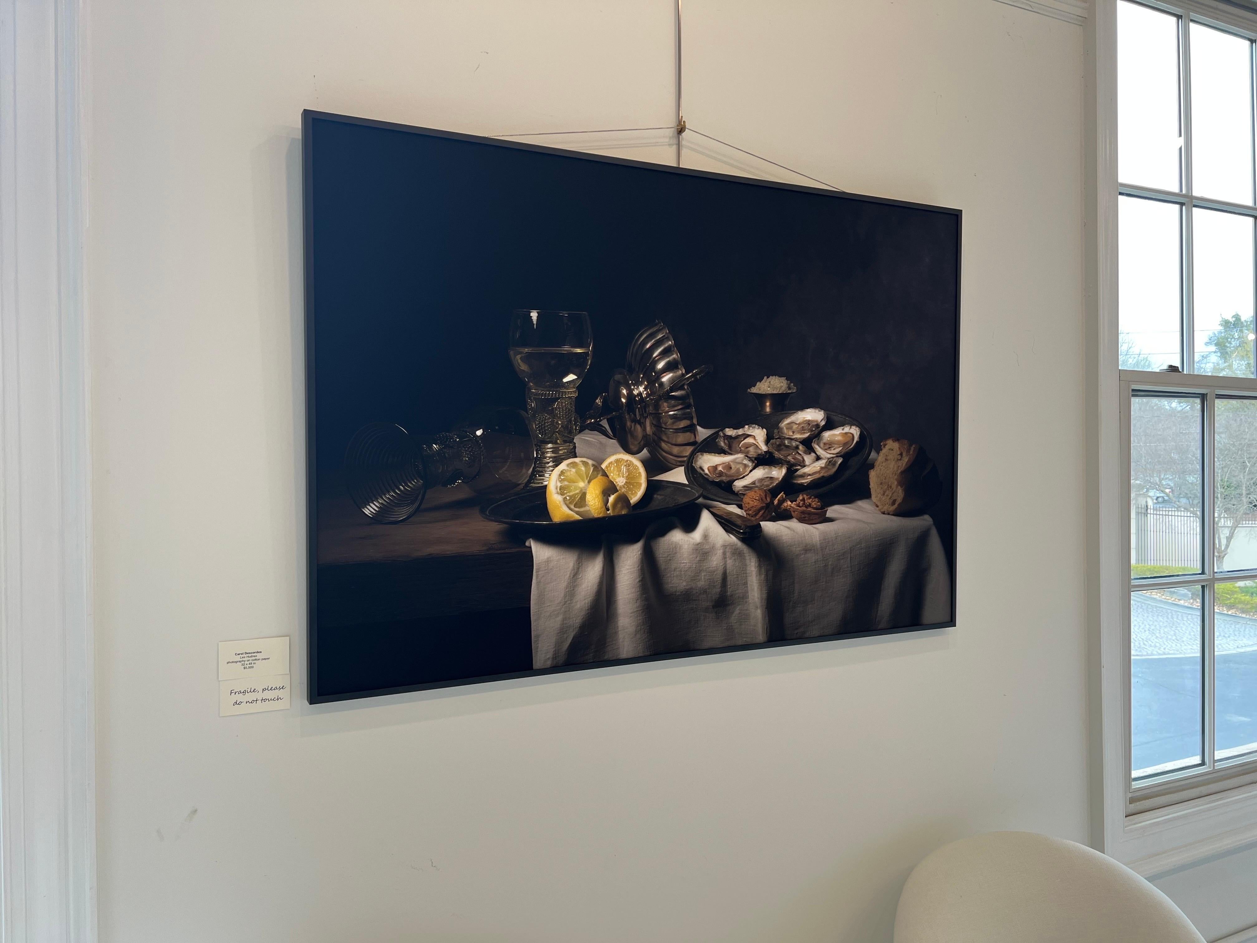 Les Huitres de Carol Descordes, photographie encadrée d'une nature morte d'huître 7