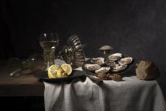 Les Huitres de Carol Descordes, photographie encadrée d'une nature morte d'huître