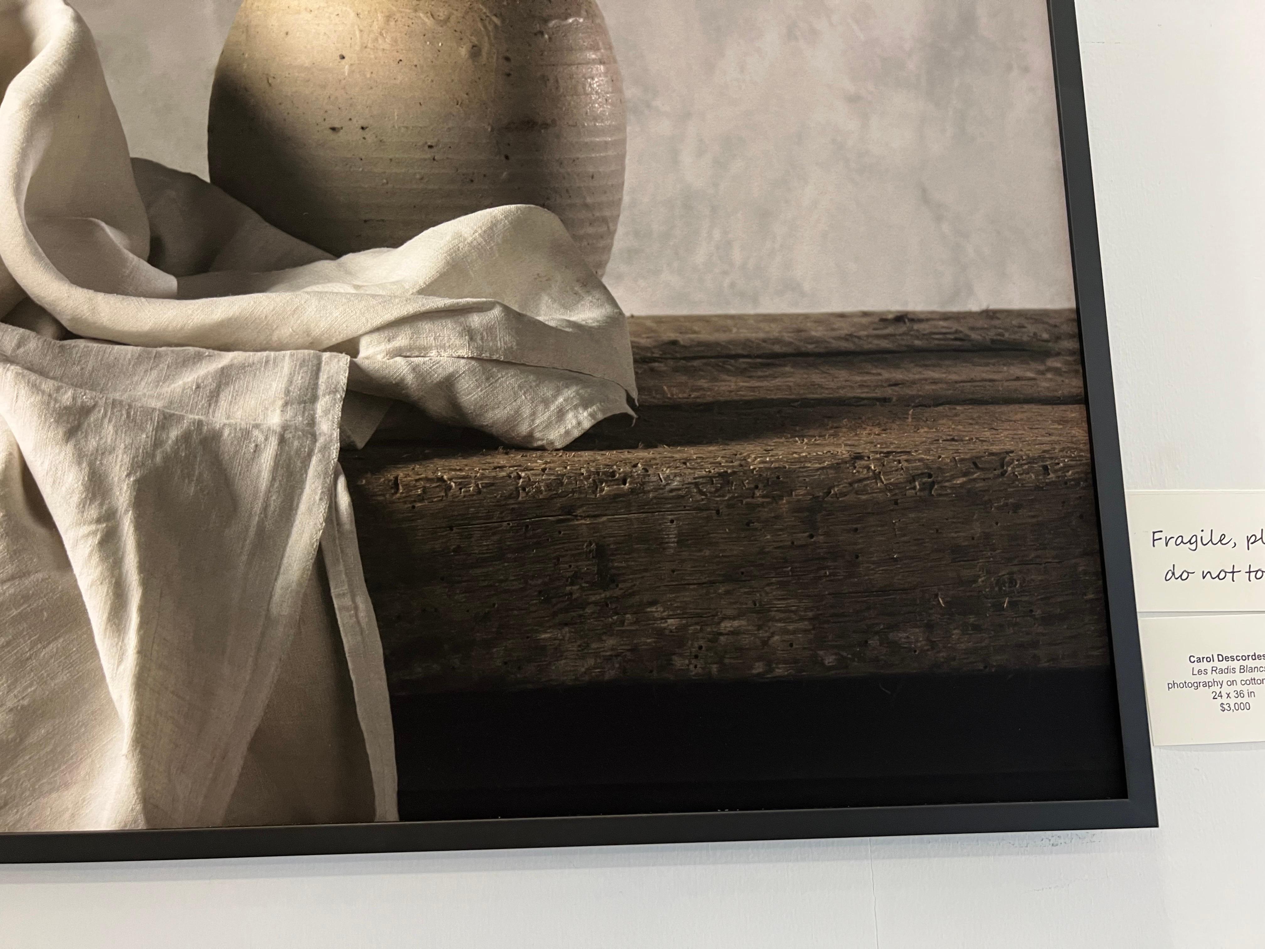 Les Radis Blancs de Carol Descordes, photographie de nature morte végétale encadrée 4