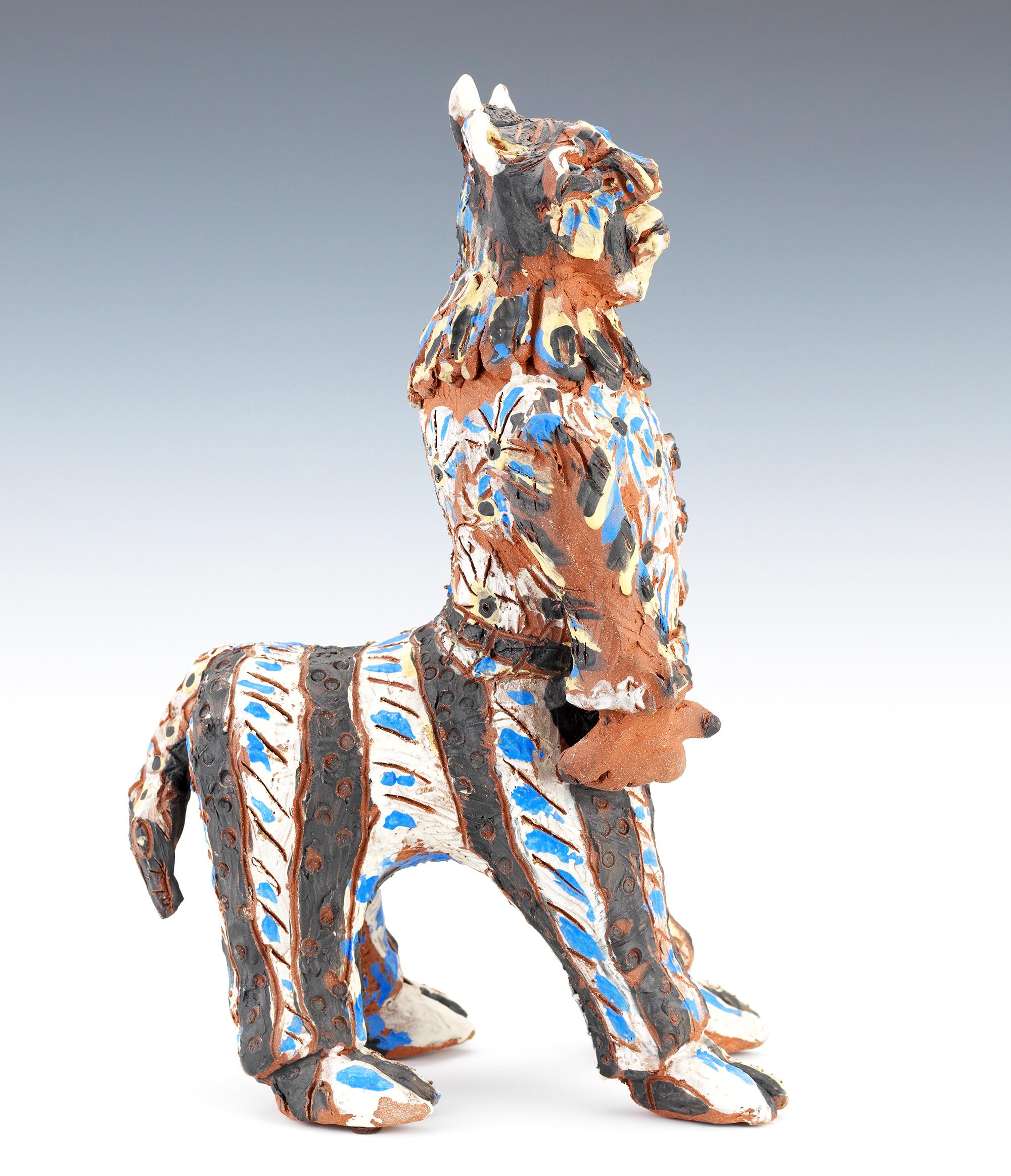 Carol Gentithes, glasierte Keramik-Skulptur eines mythologischen Minotaurus im Zentaurenstil im Zustand „Gut“ im Angebot in Palm Springs, CA