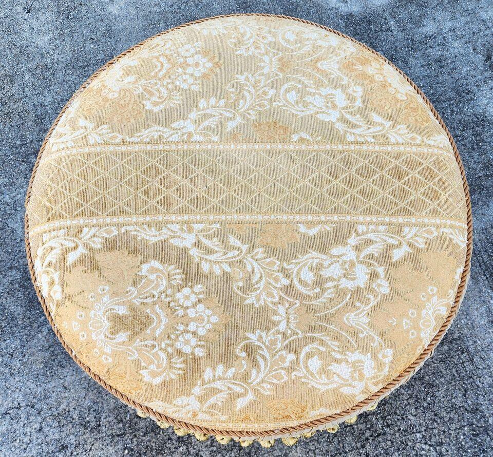 For FULL item description click on CONTINUE READING at the bottom of this page.

Offering One Of Our Recent Palm Beach Estate Fine Furniture Acquisitions Of A
Carol Hicks Bolton Style Ottoman Pouf

Approximate Measurements in Inches
15