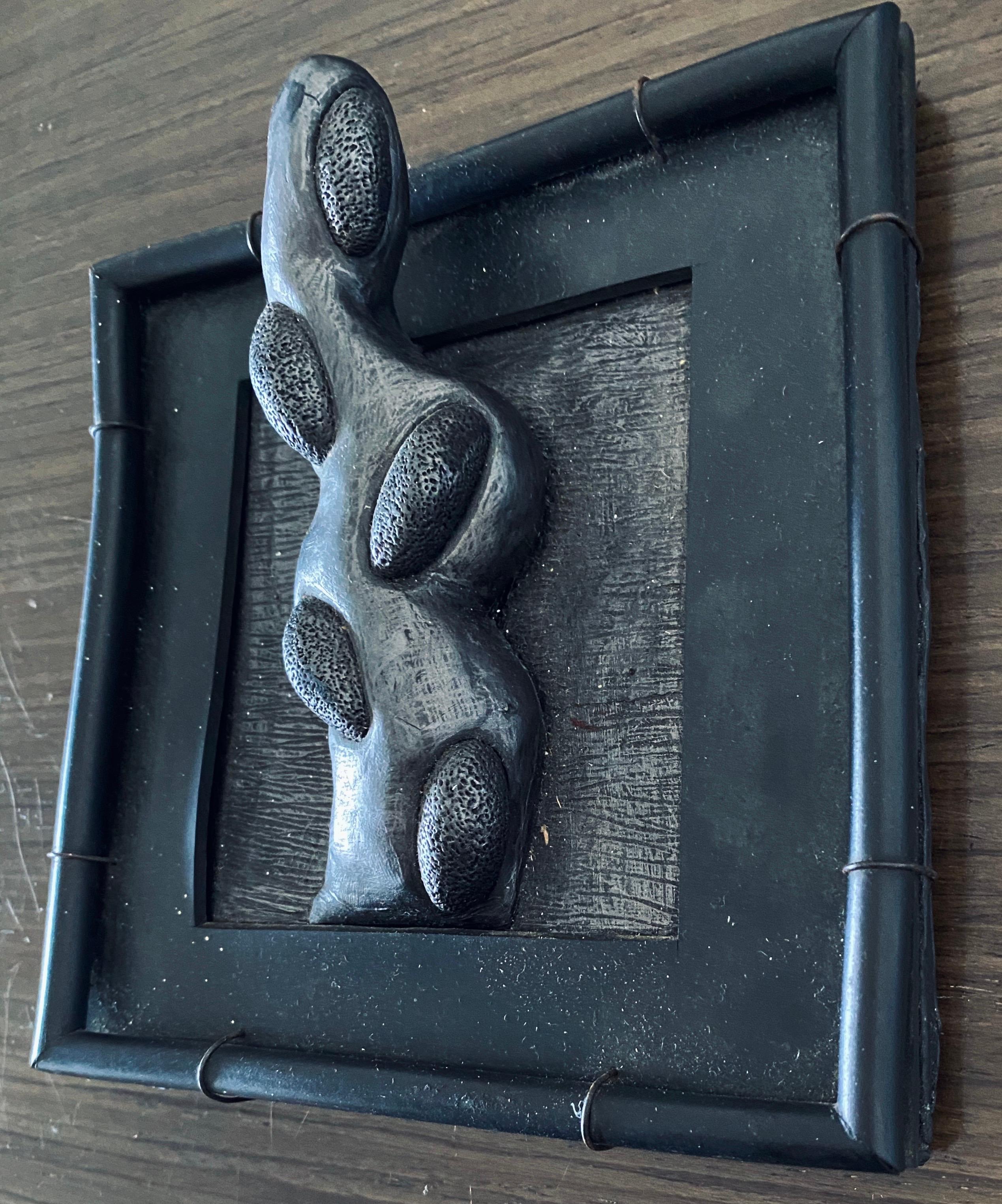 Scultura da parete astratta a tecnica mista Biomorfismo. L'artista di Miami Carol K. Brown in vendita 4