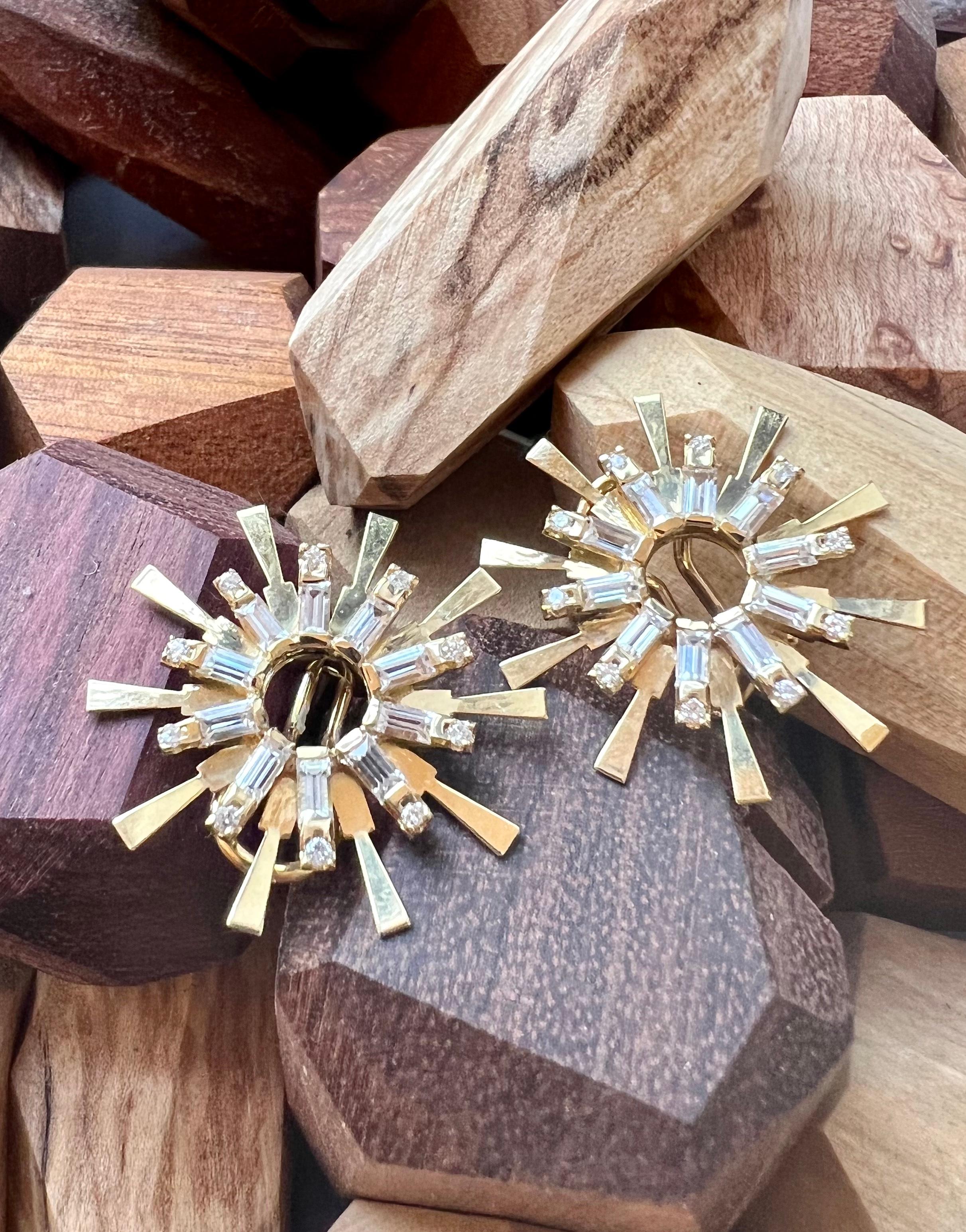 Contemporary Carol Kauffmann Baguette Set Colorless Diamond and 18 Karat Gold Earrings For Sale