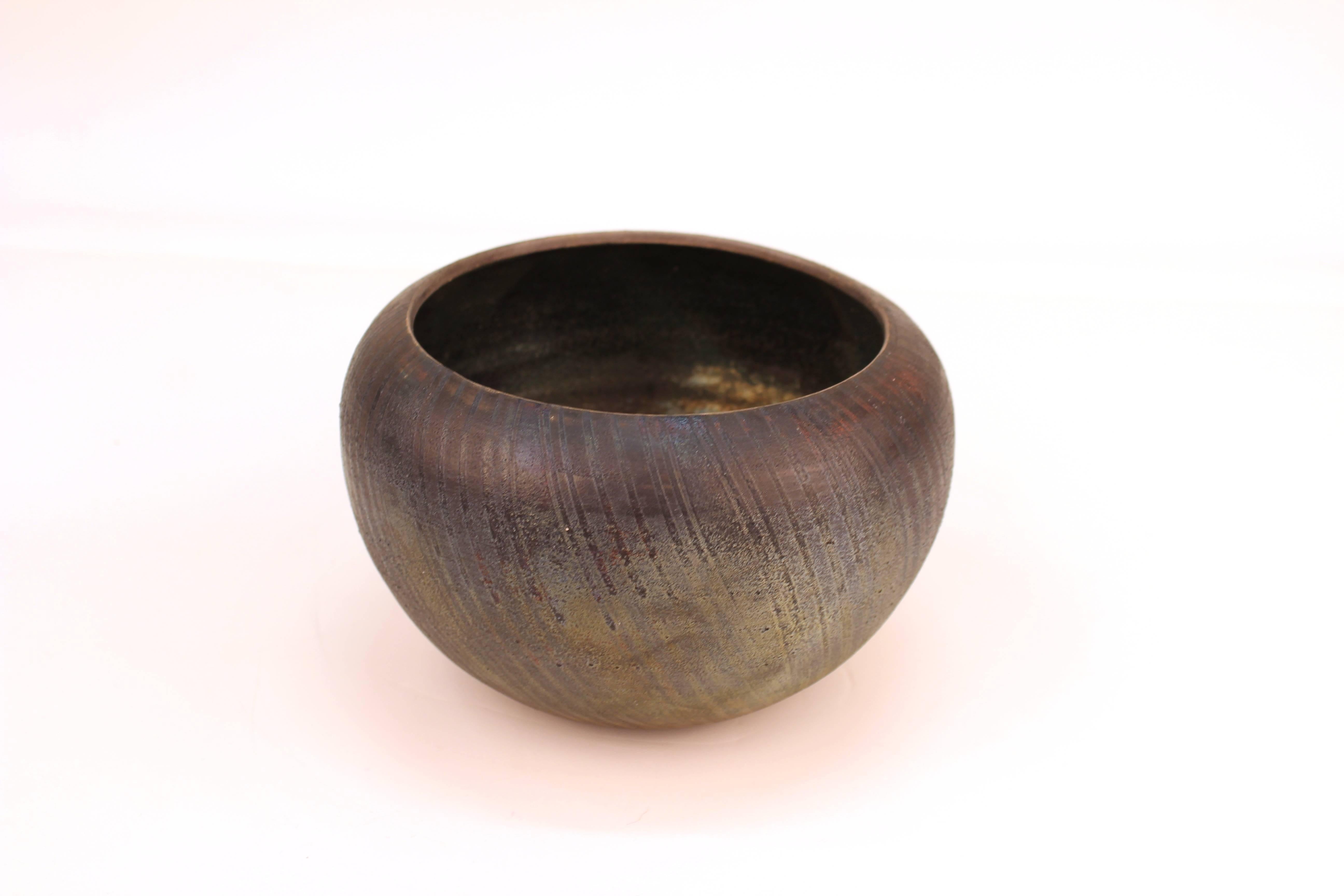 Carol Rossman Raku-Fired Ceramic Bowl, Signed In Good Condition In New York, NY