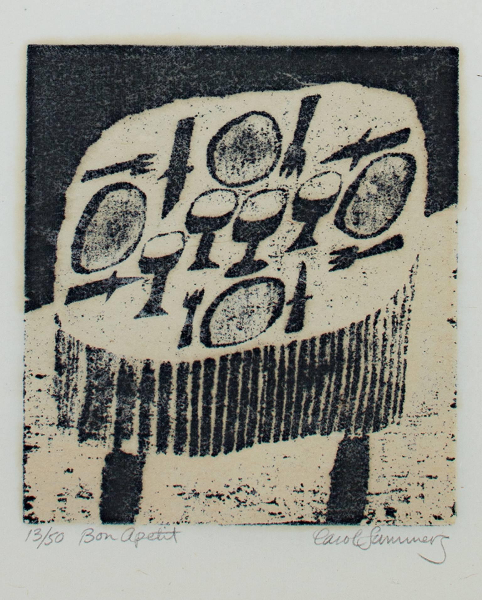 "Bon Apetit" es una xilografía original en blanco y negro de Carol Summers. Representa una mesa puesta para cuatro personas. El artista firmó la obra en la parte inferior derecha y tituló y escribió el número de edición (13/50) en la parte inferior