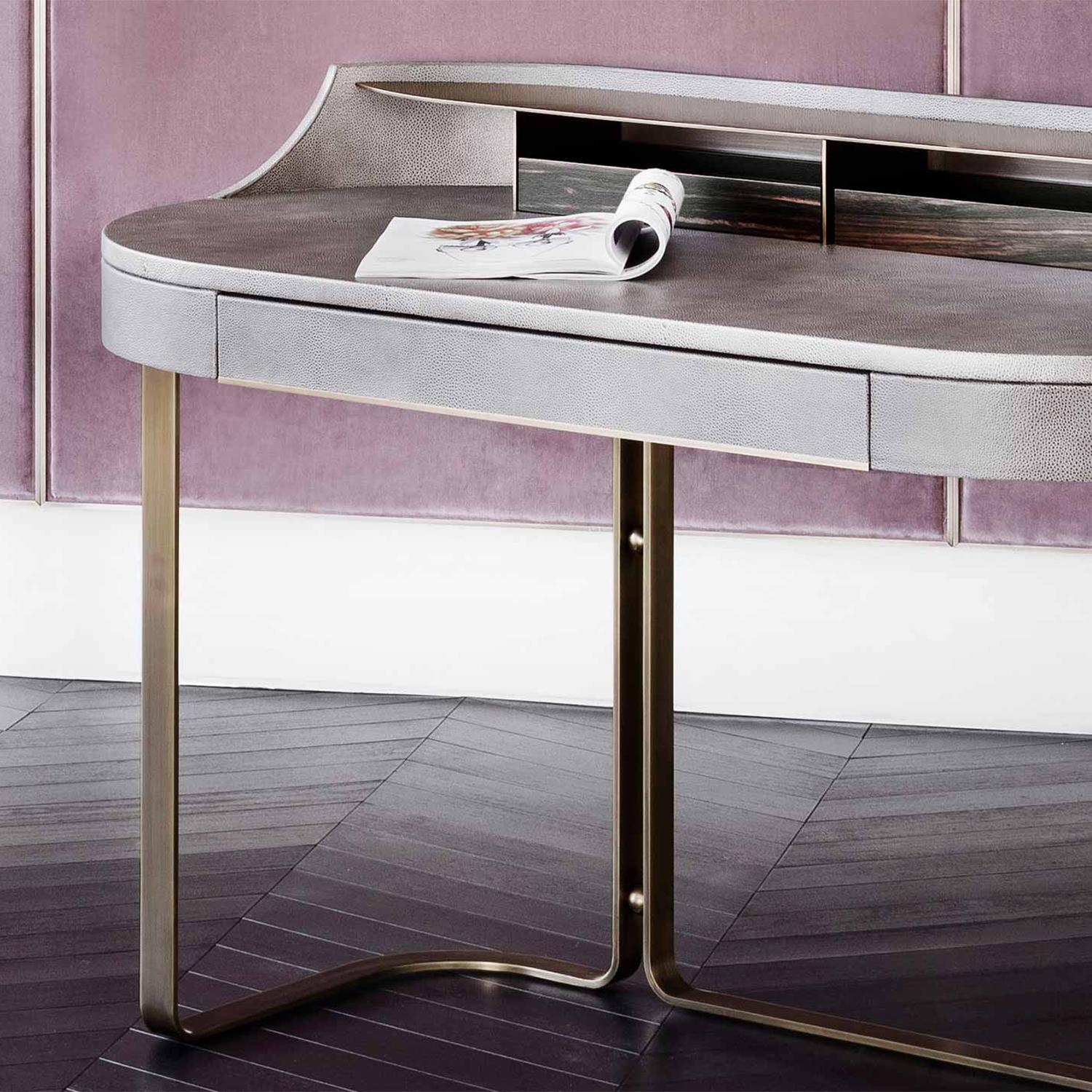 Carola Desk In New Condition For Sale In Paris, FR
