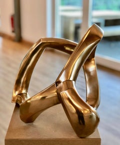 Scultura in bronzo 'O.T. I" di Carola Eggeling