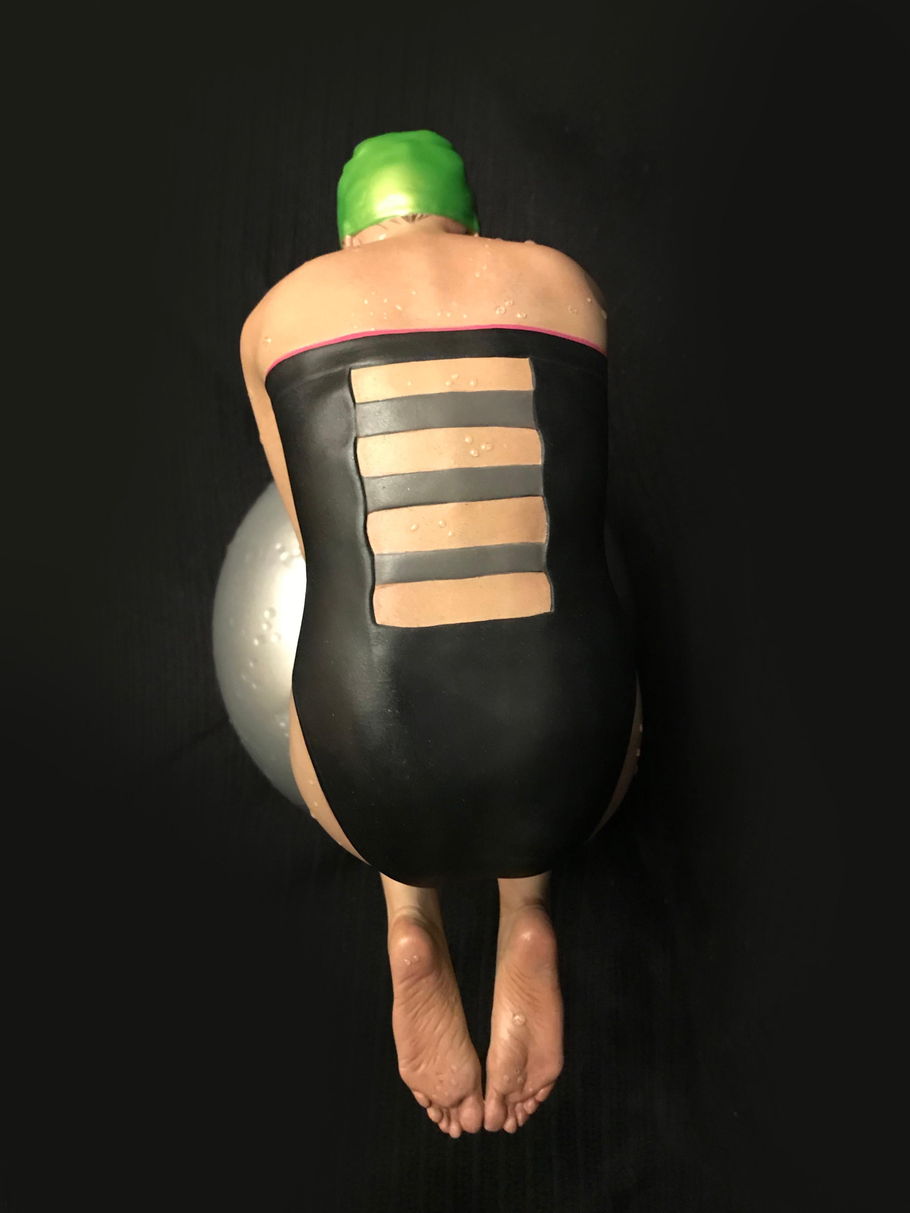 Miniature Quan, Sculpture de nageur par Carole Feuerman 4