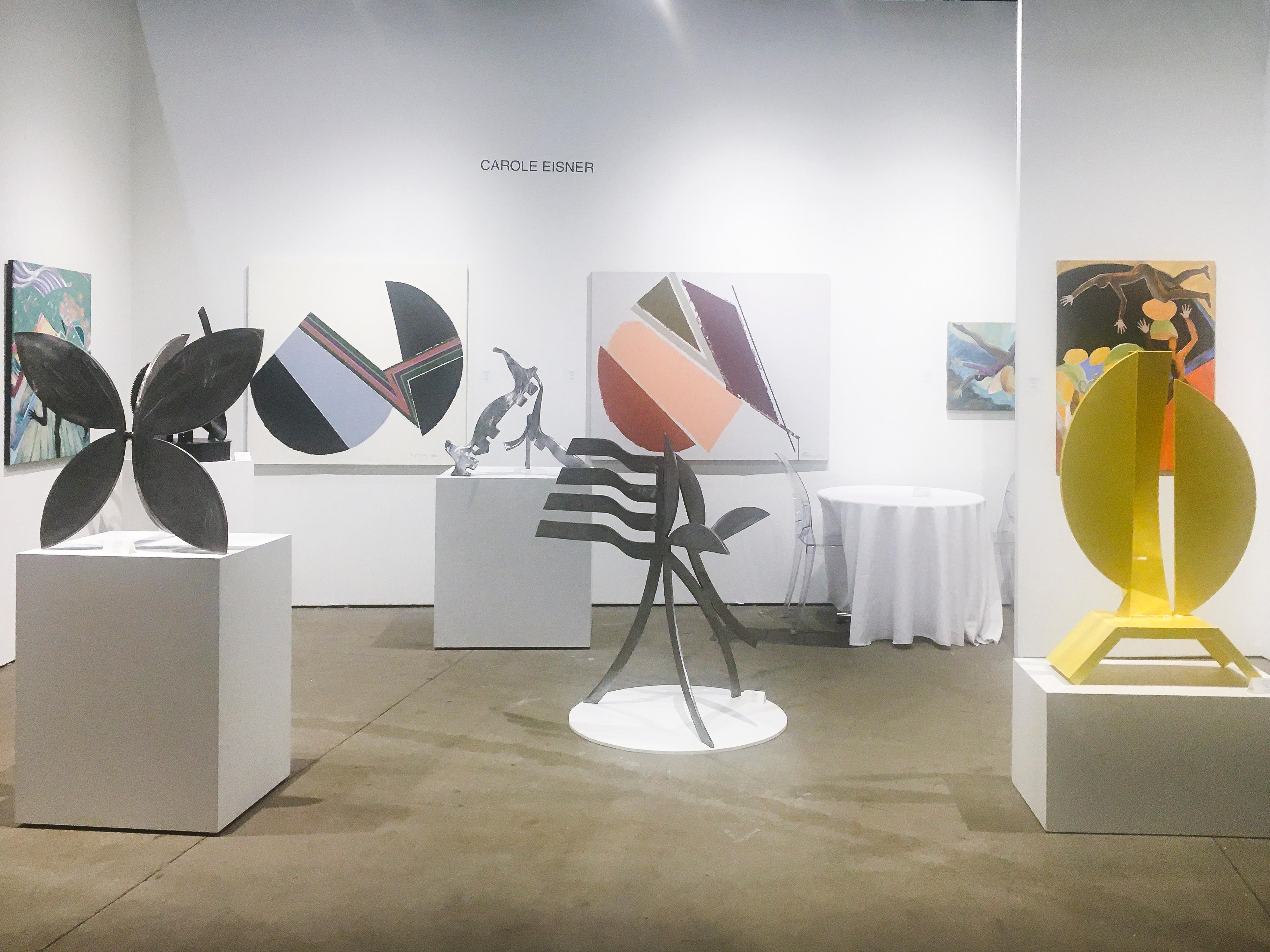 Círculo partido (escultura de acero, amarilla, geométrica y abstracta) - Sculpture Contemporáneo de Carole Eisner