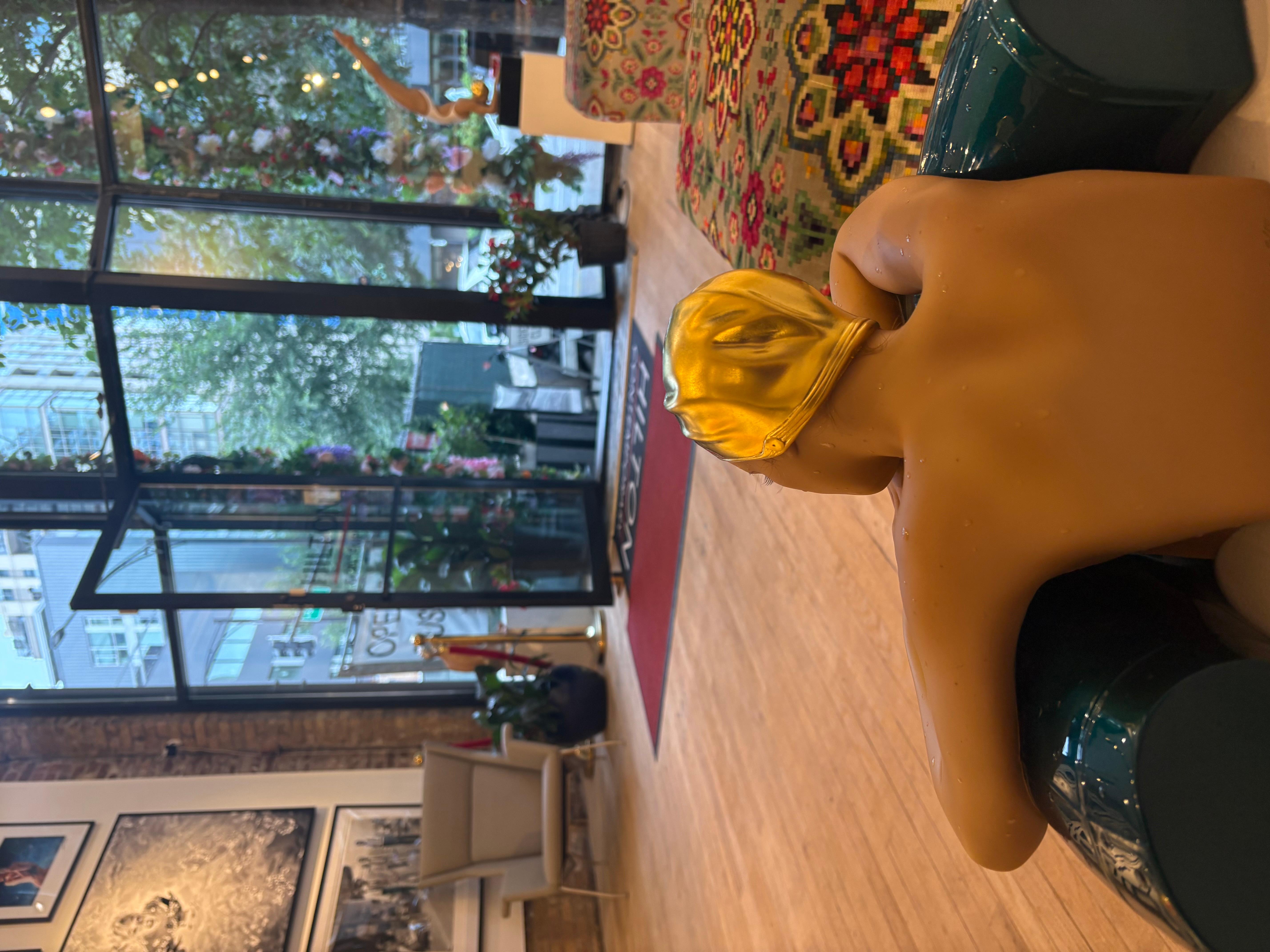 Serena di Carole A. Feuerman - Scultura di nuotatore - Sculpture di Carole Feuerman