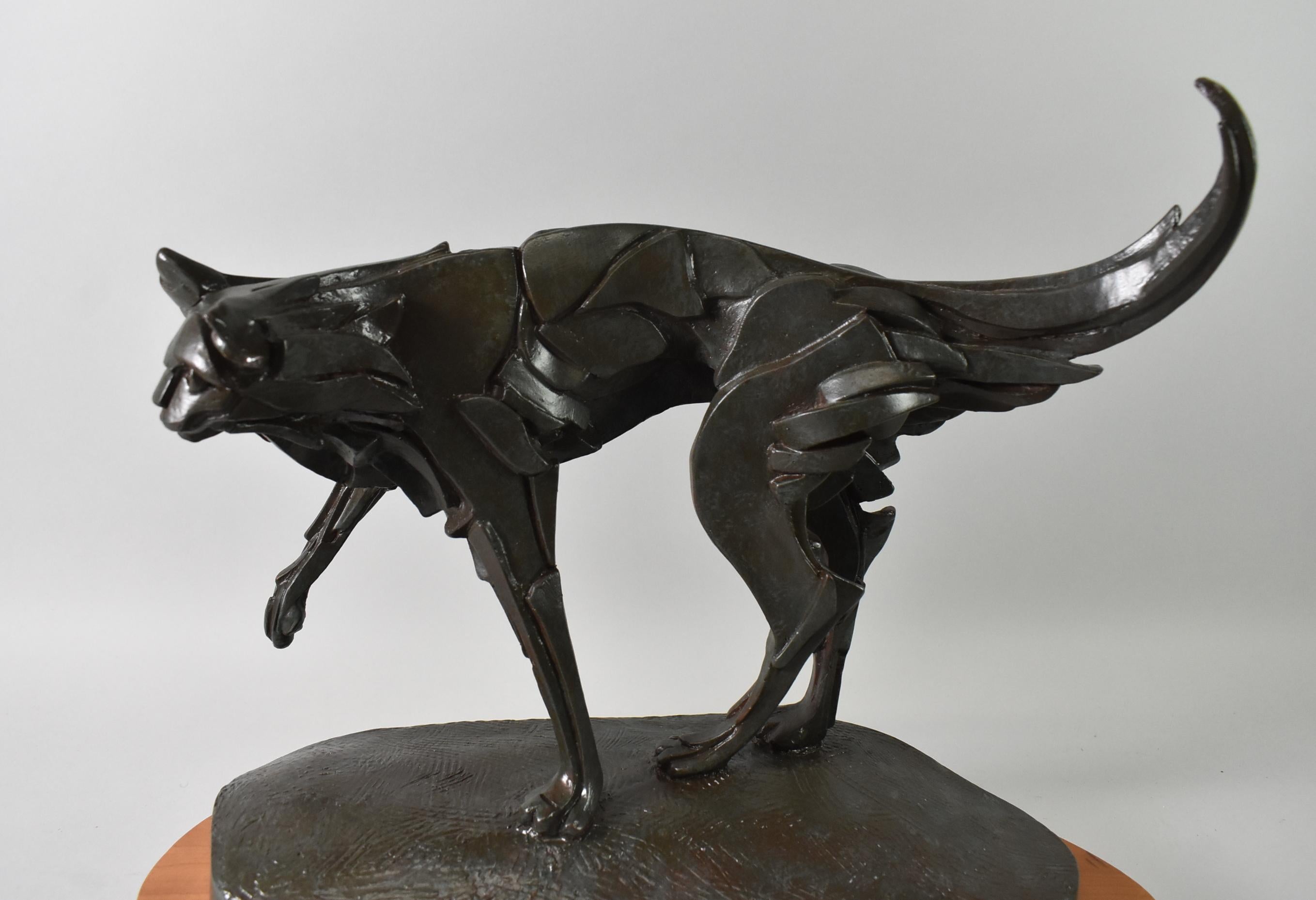 Escultura de gato de bronce fundido de Carole Harrison siglo XX en venta