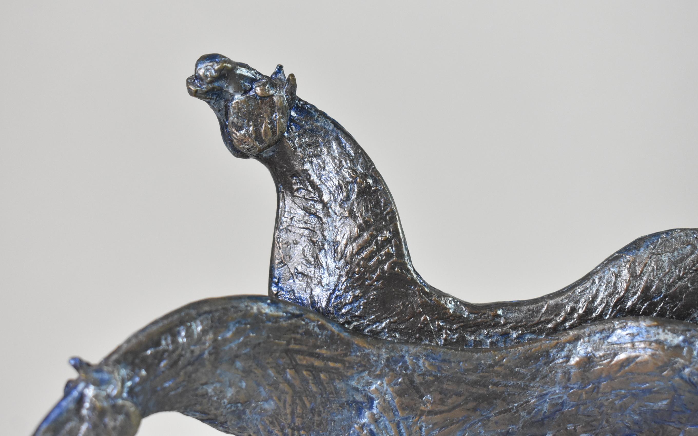 Scultura modernista in bronzo fuso di Carole Harrison con 2 cavalli, altezza 10 1/4