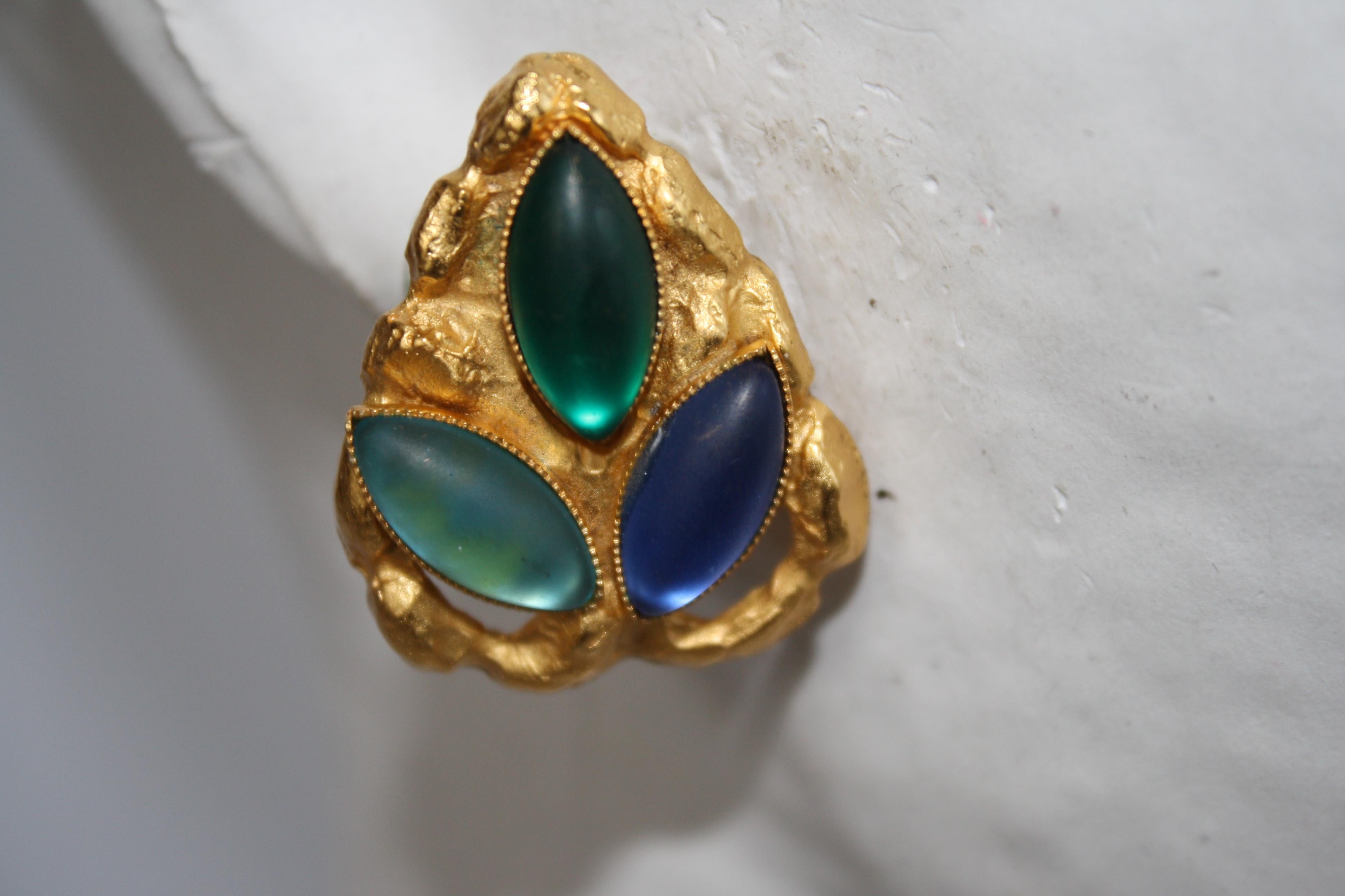 Carole St Germes Vintage Stone Clip Earrings In New Condition In Virginia Beach, VA