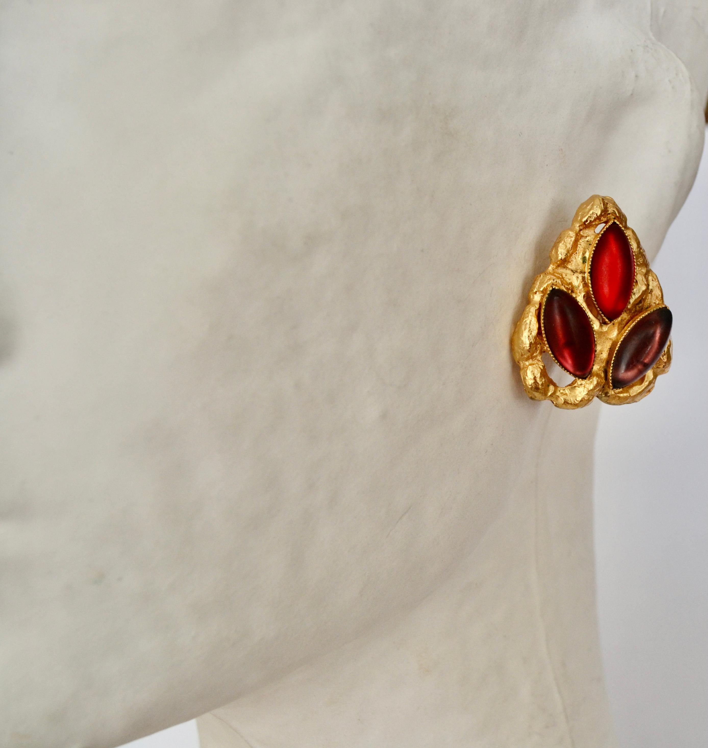 Carole St Germes Vintage Stone Clip Earrings In New Condition For Sale In Virginia Beach, VA