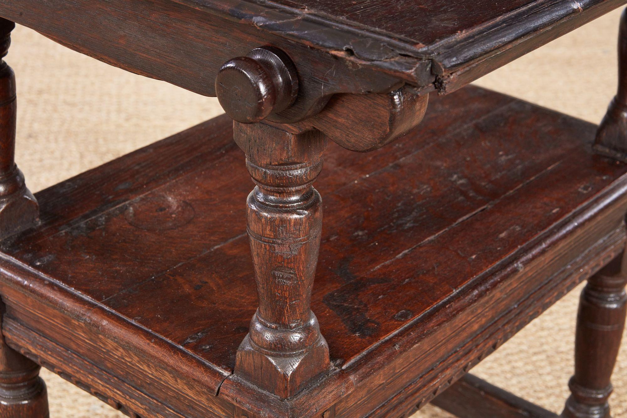 Carolean Oak Metamorphic Table In Good Condition For Sale In Greenwich, CT