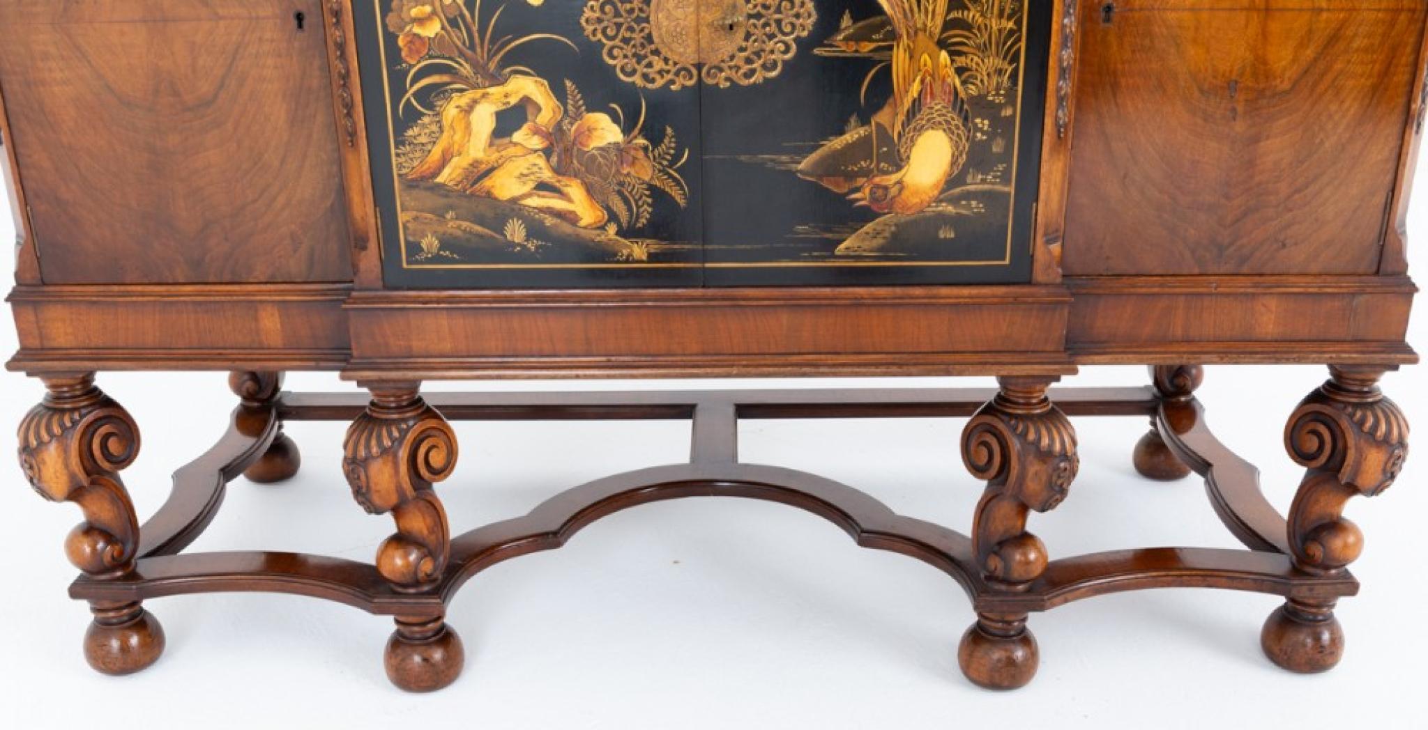 Carolean Sideboard Server Walnut Chinoiserie Cabinet In Good Condition For Sale In Potters Bar, GB