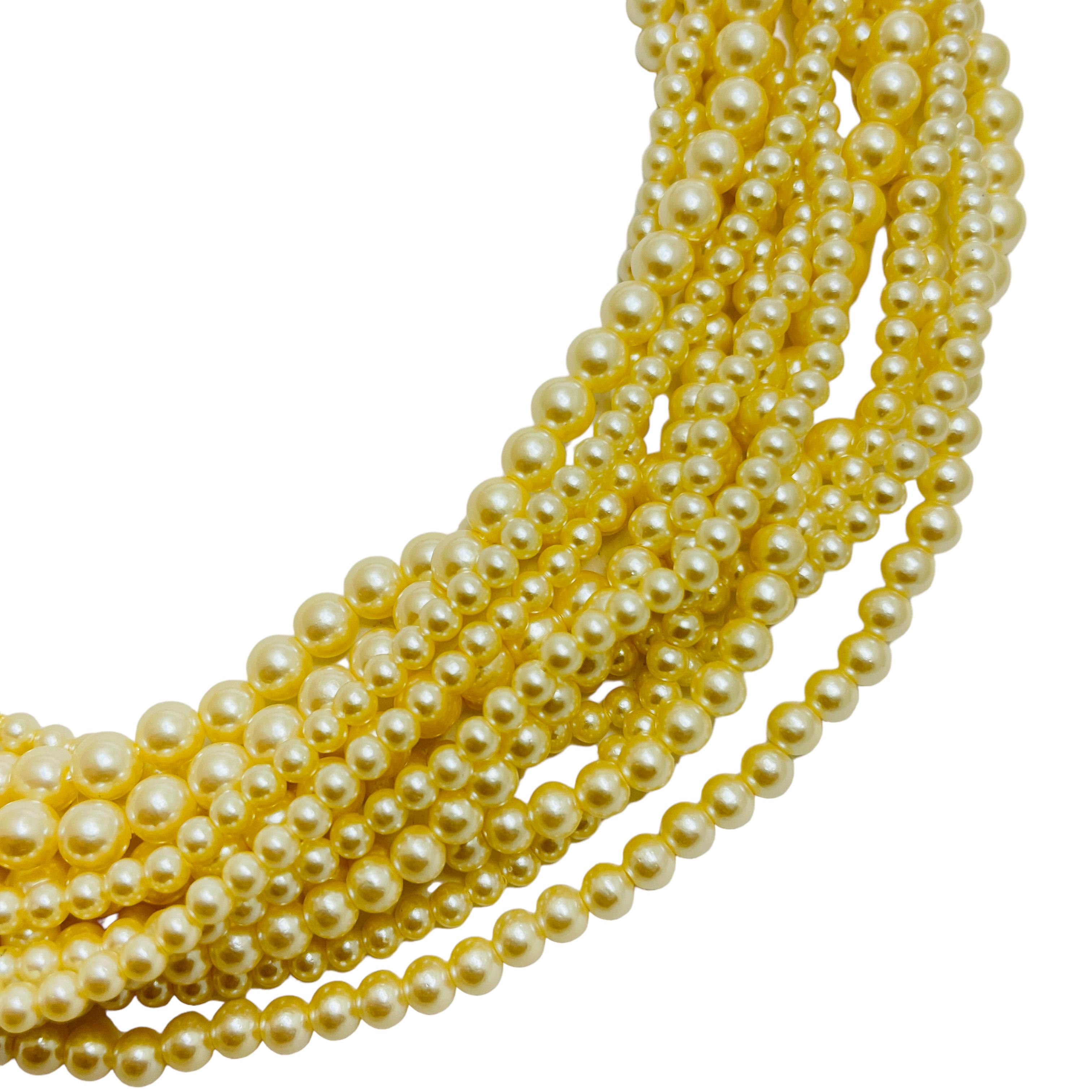 Carolee, collana firmata in oro con perle finte, a più fili in vendita 1