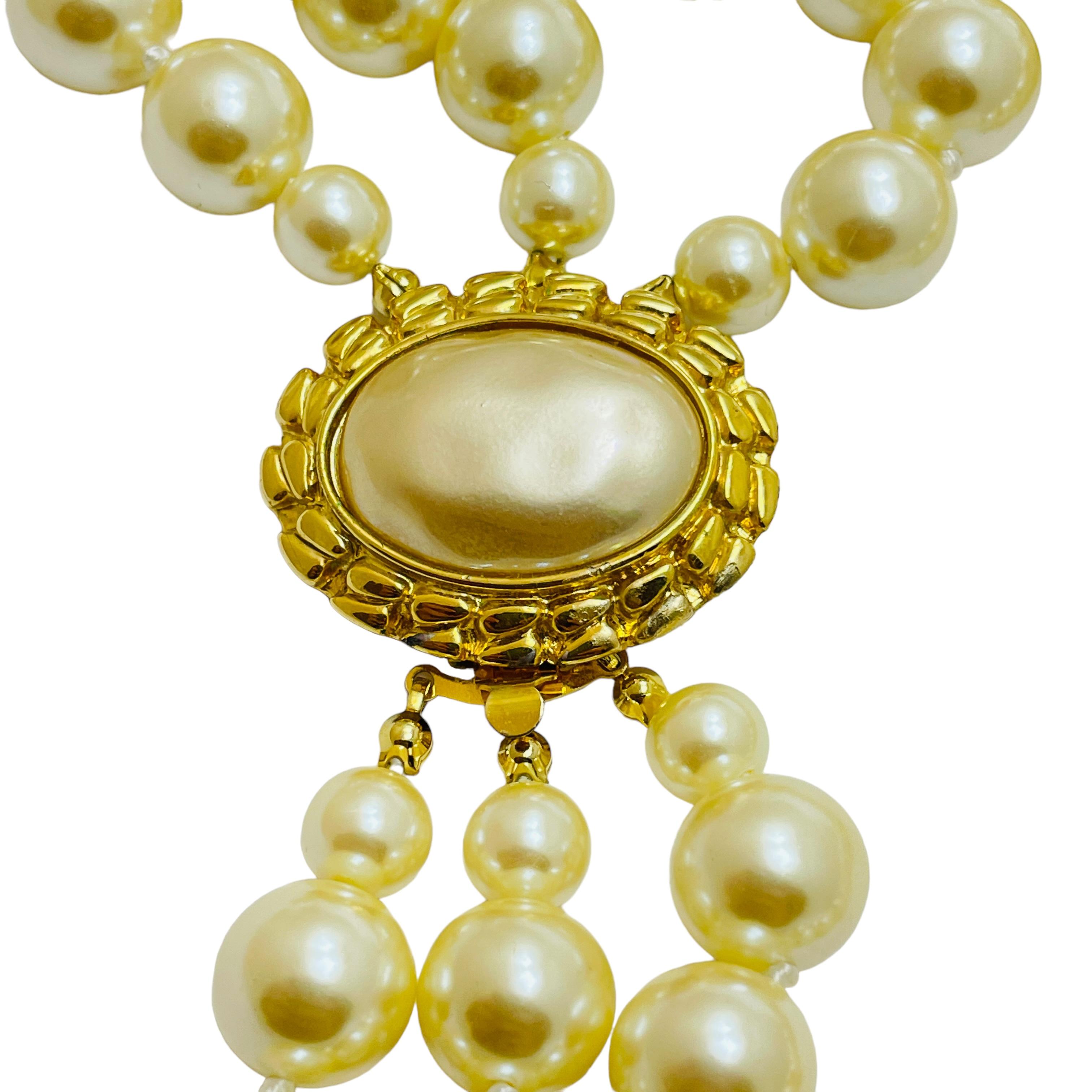 DETTAGLI

- firmato CAROLEE 

- tono oro con perle di vetro

- collana vintage di design

MISURE  

- 

CONDIZIONE

-  ottime condizioni vintage con minimi segni di usura 

 Sku 42

❤️❤️  GIOIELLI VINTAGE DI DESIGN ❤️❤️

❤️❤️  LA BOUTIQUE DI