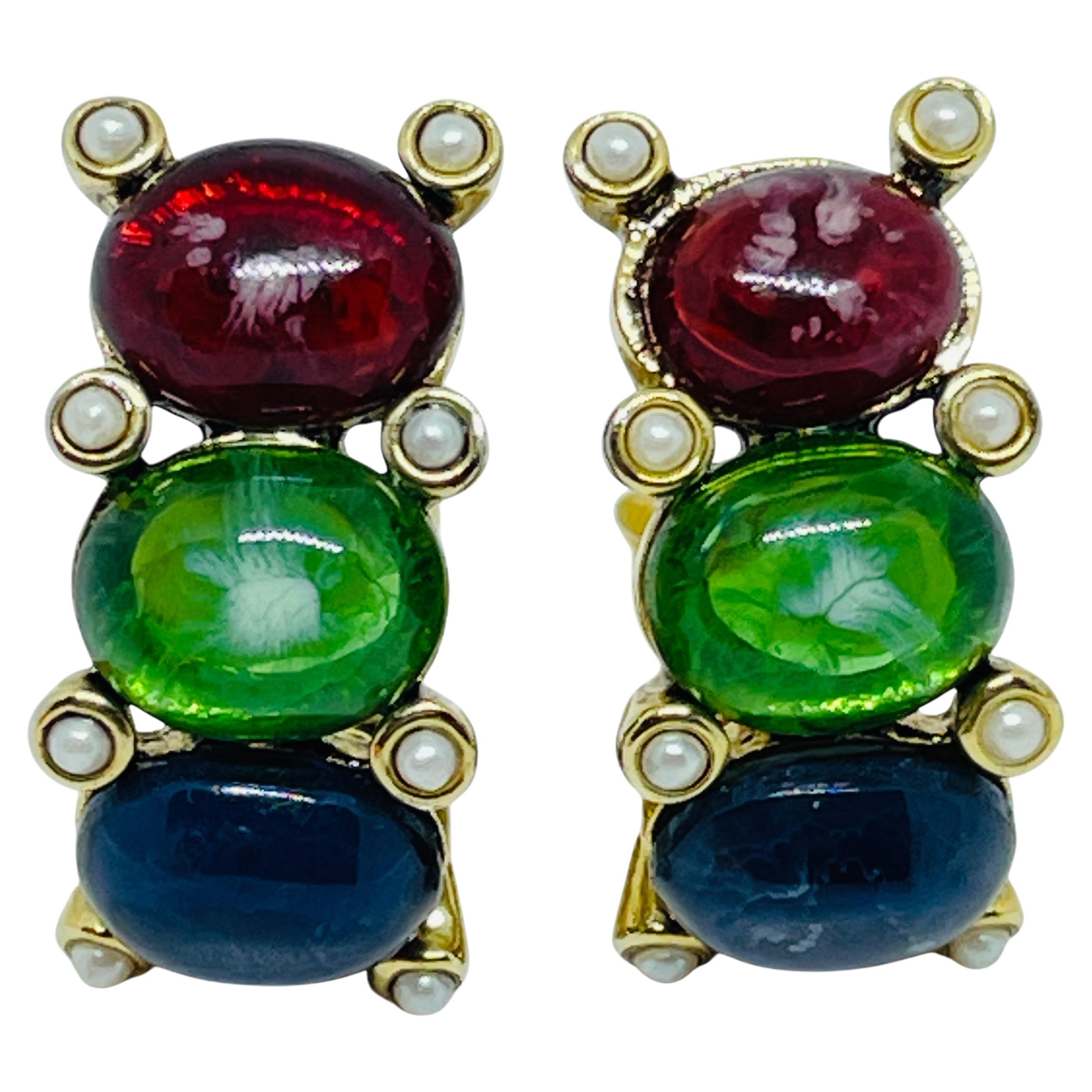 Carolee - boucles d
oreilles à clip en verre mogul signé rubis émeraude saphir
