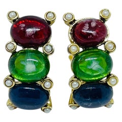 Vintage CAROLEE signed gold tone mogul glass ruby emerald sapphire clip on earrings