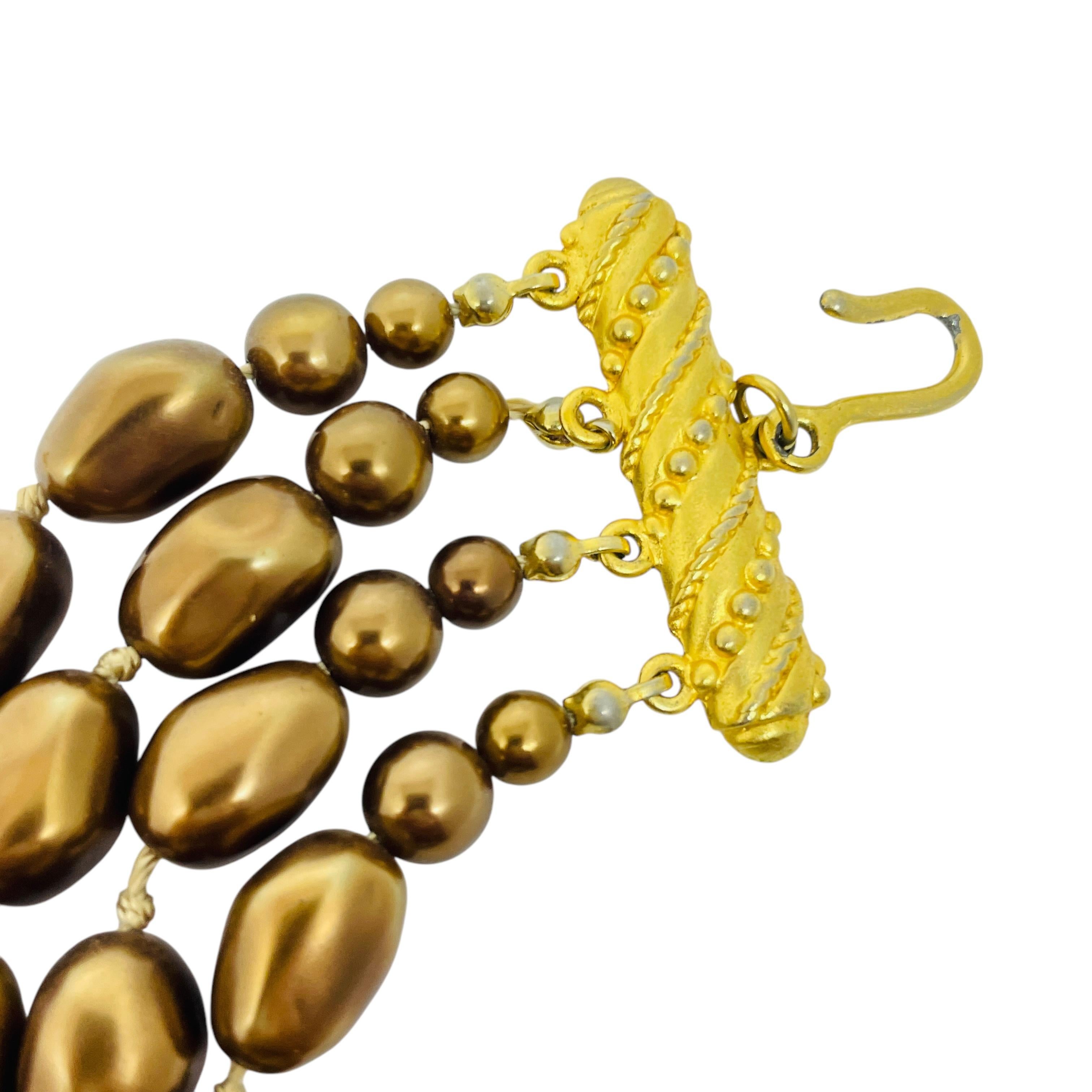 CAROLEE signiert Goldton Perlen Halskette Designer Halskette im Zustand „Gut“ im Angebot in Palos Hills, IL