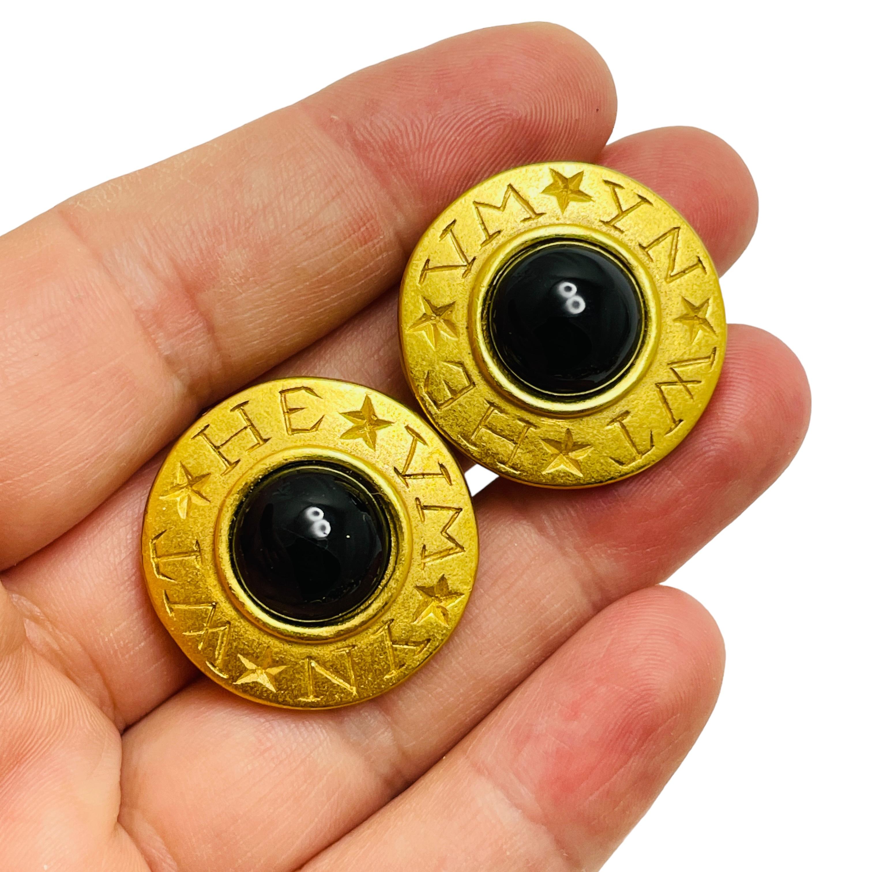 Women's CAROLEE signed matte gold black cabochon designer clip on earrings For Sale