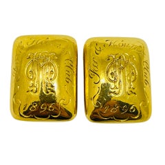 CAROLEE signed vintage gold tone designer 80's clip on earrings