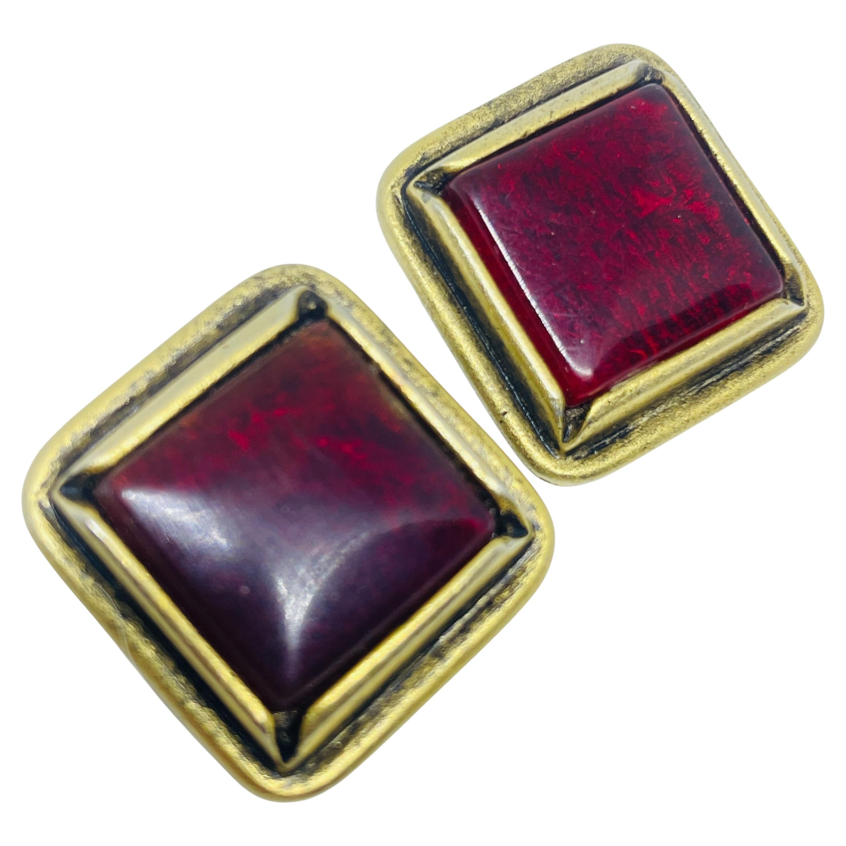 Orecchini a clip firmati Carolee, vintage, in vetro colato rosso, tonalità oro, con orecchie a scatto