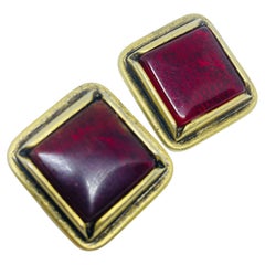 Orecchini a clip firmati Carolee, vintage, in vetro colato rosso, tonalità oro, con orecchie a scatto